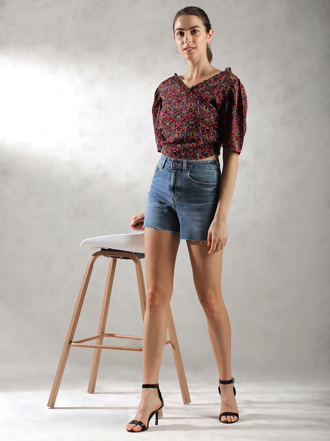 Women Printed Casual Crop Top - Image 2
