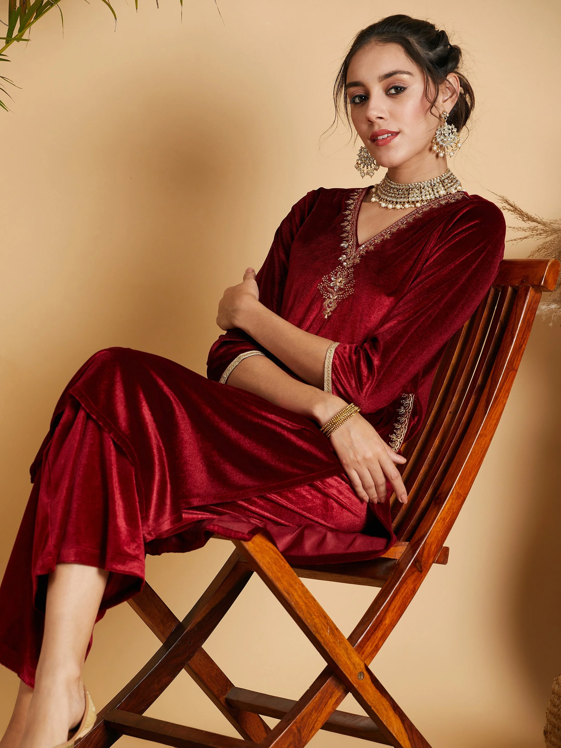Women Maroon Velvet Embroidered Pocket Straight Kurta - Image 2
