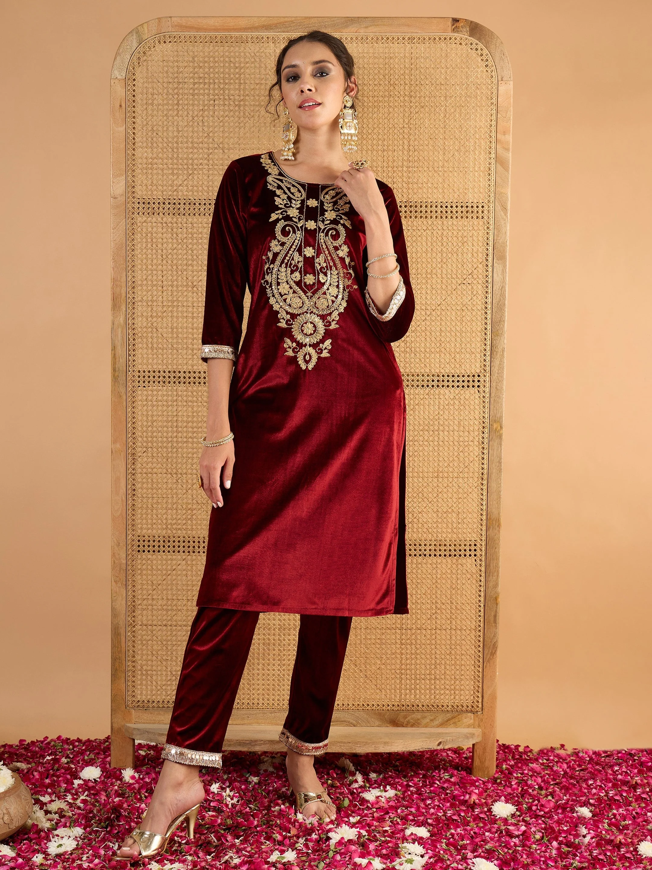 Women Maroon Velvet Embroidered Round Neck Kurta With Pencil Pants - Image 4