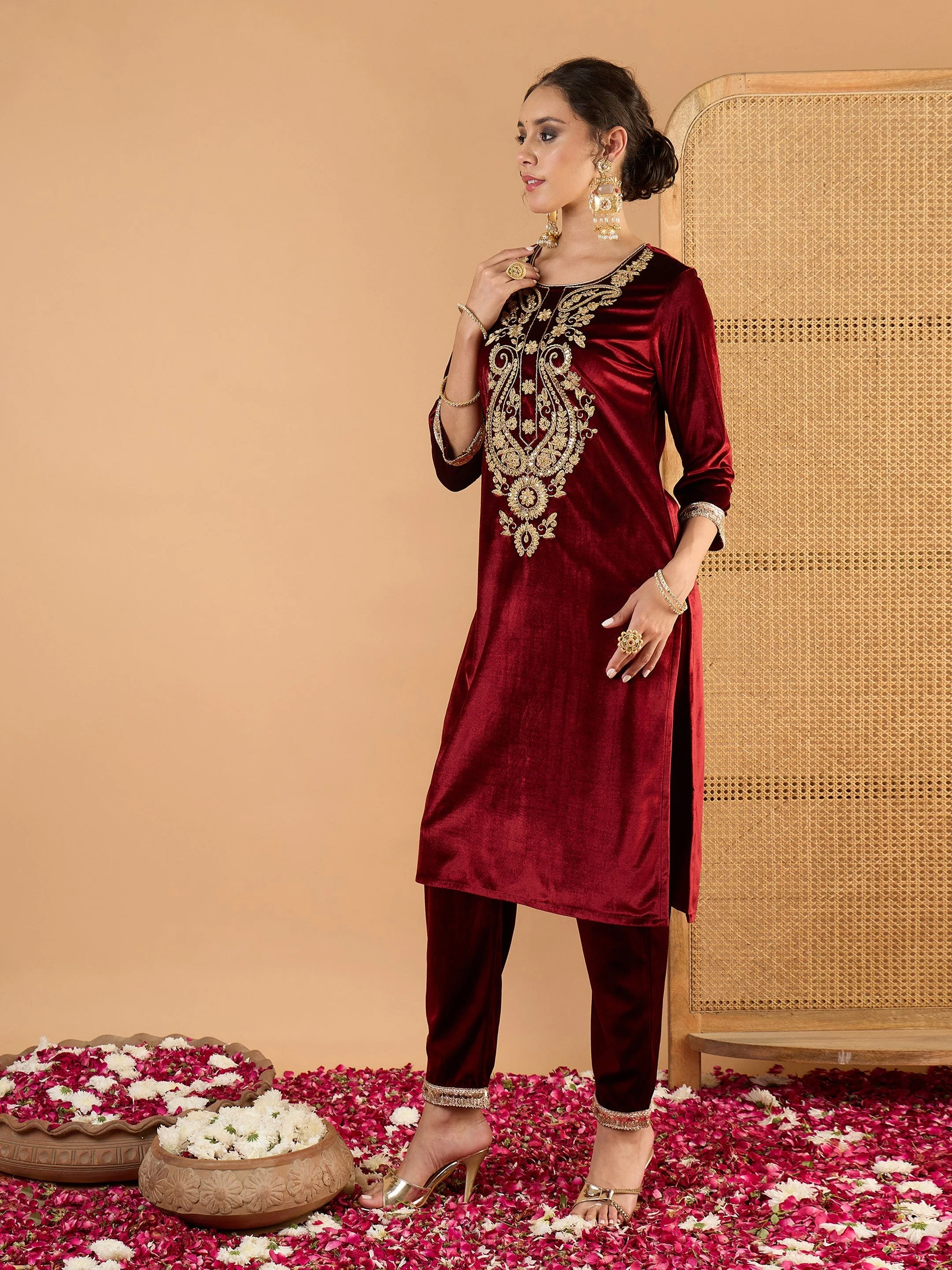 Women Maroon Velvet Embroidered Round Neck Kurta With Pencil Pants - Image 5