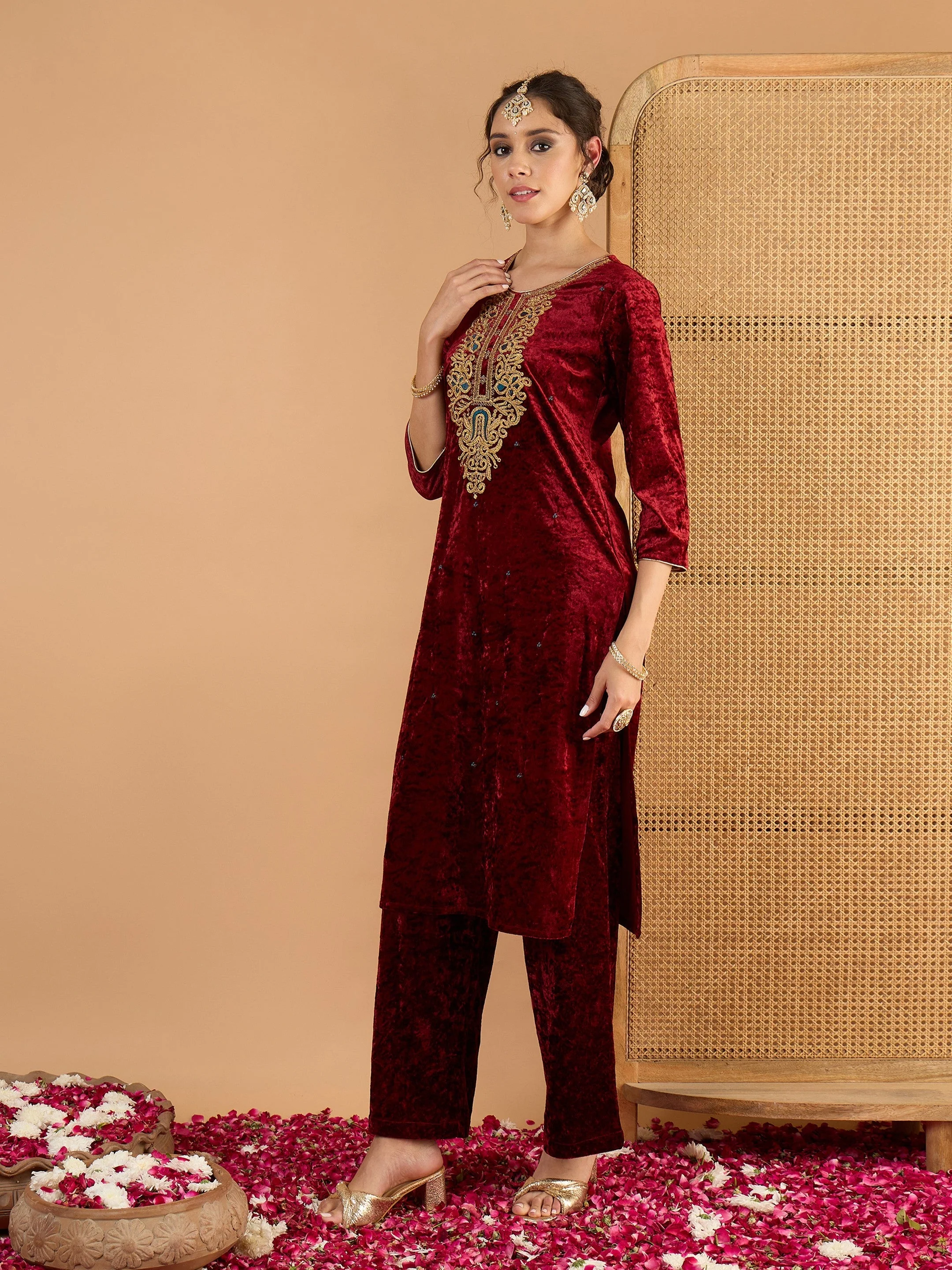 Women Maroon Velvet Embroidered Straight Kurta With Straight Pants - Image 5