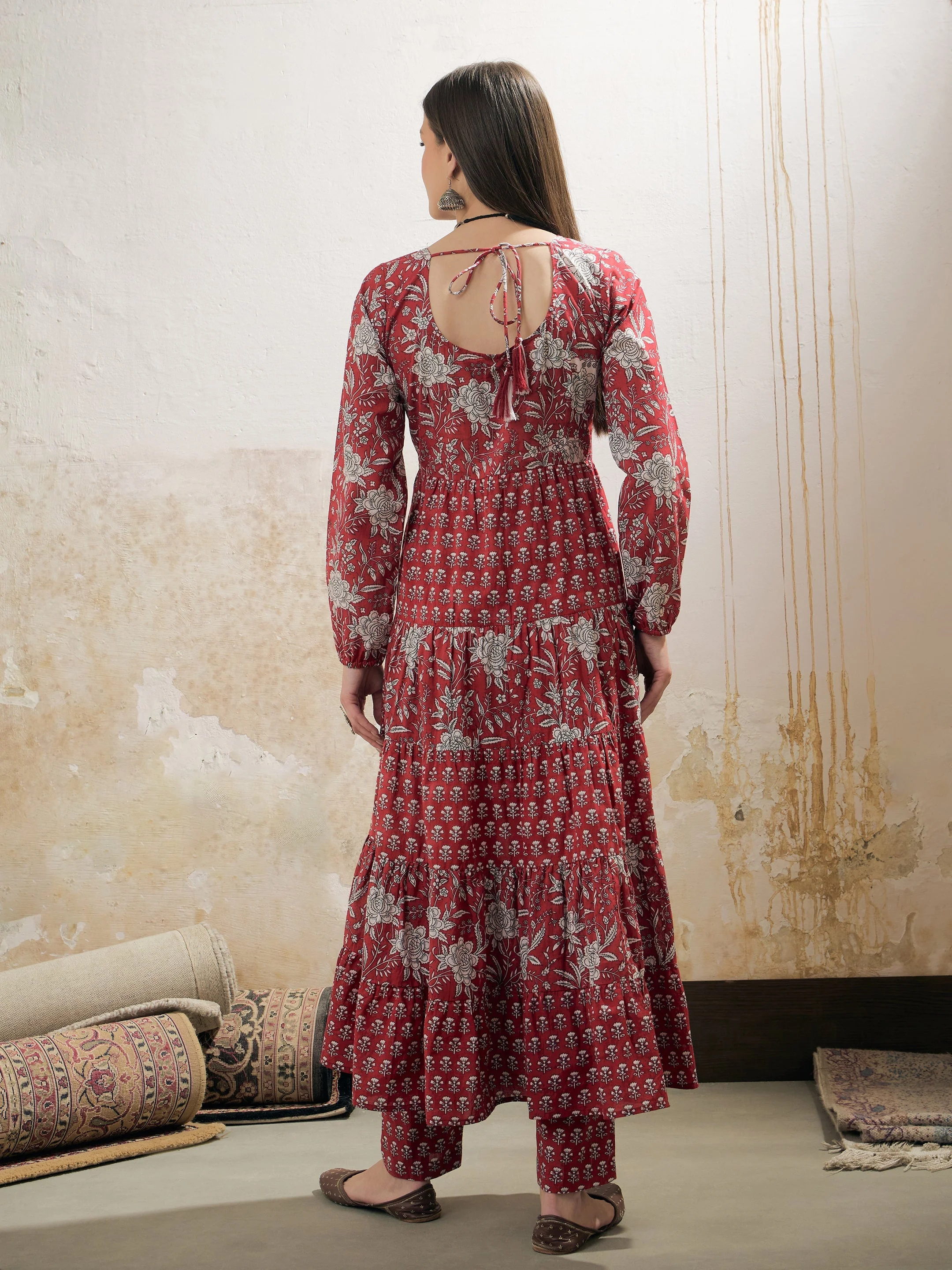 Women Maroon & White Cambric Tired Kurta With Pencil Pants - Image 5