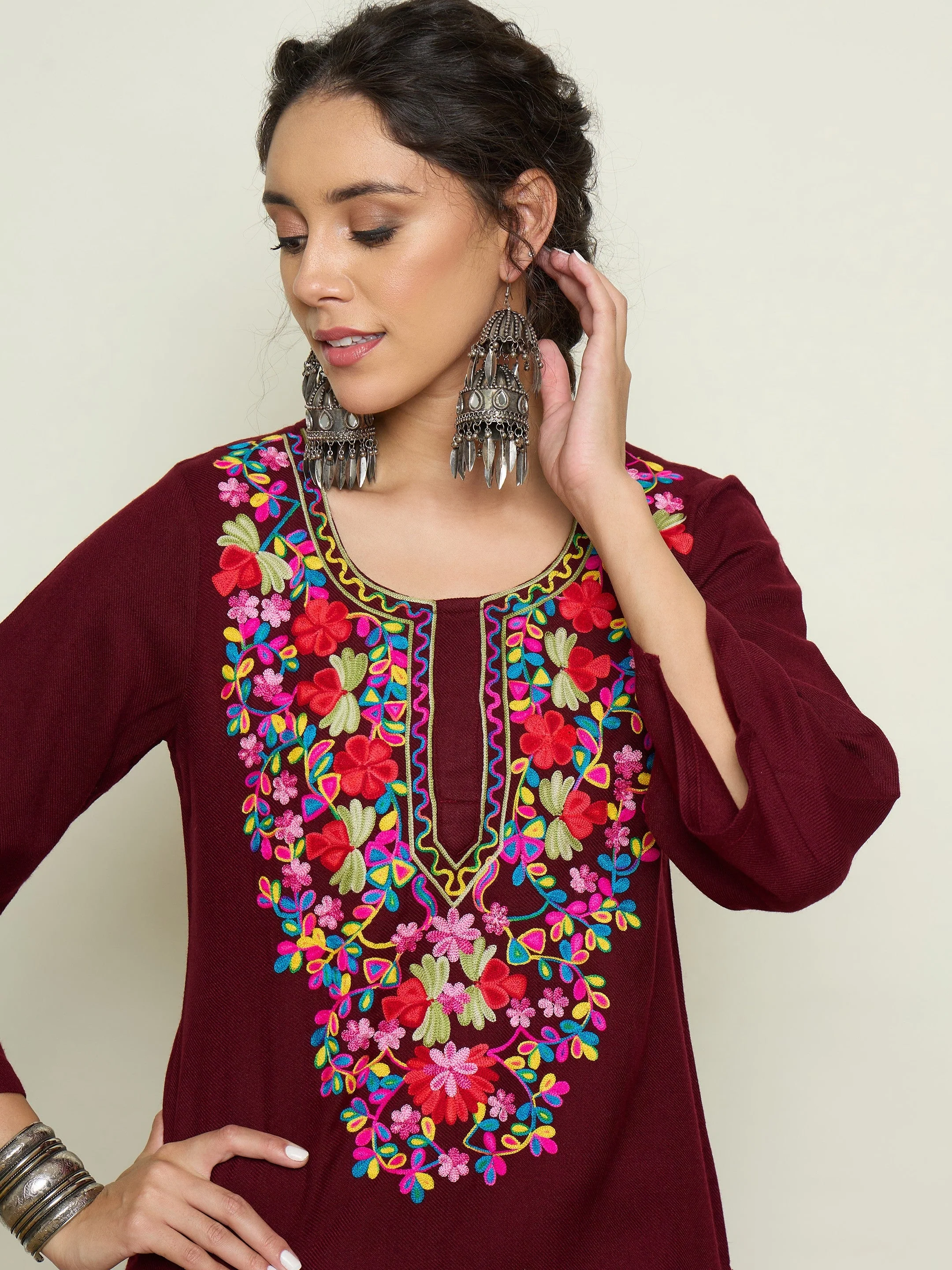 Women Maroon Woollen Embroidered Round Neck Short Kurta With Straight Pants - Image 2