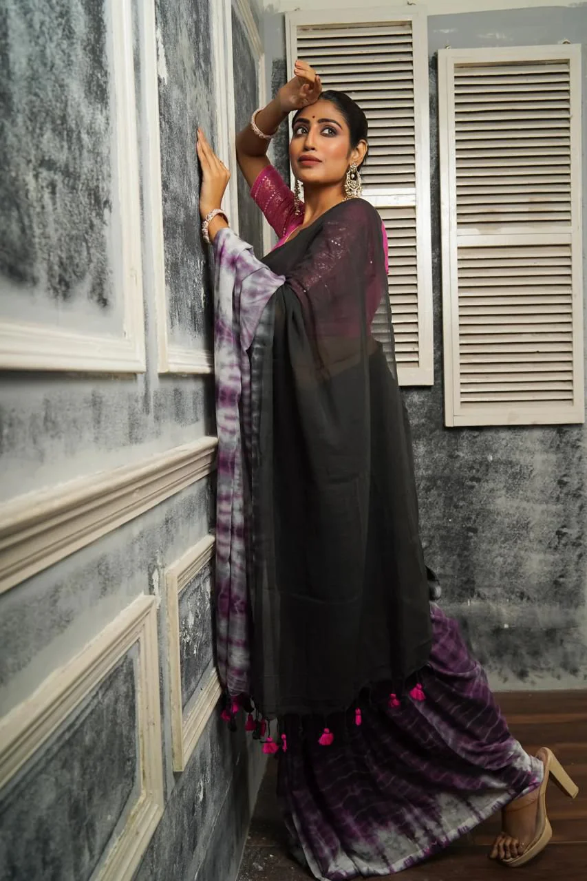 Women Mul Cotton Hand Dye Saree - Image 3