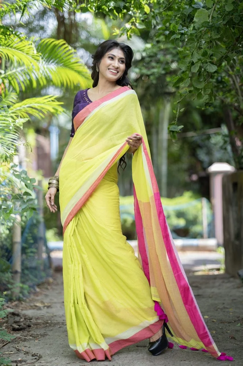 Women Mul Cotton Handloom Saree - Image 5