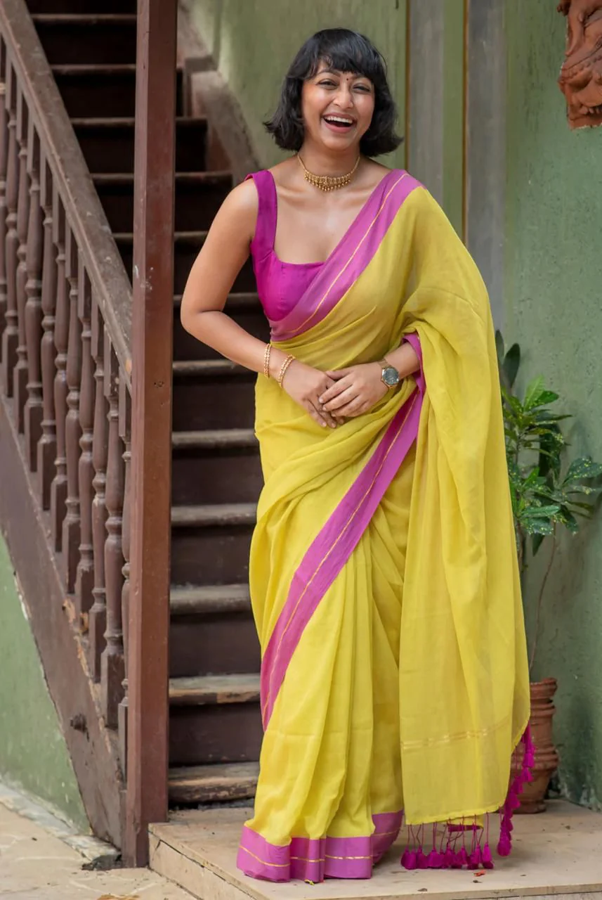 Women Mul Cotton Yellow Pink Border Saree - Image 2
