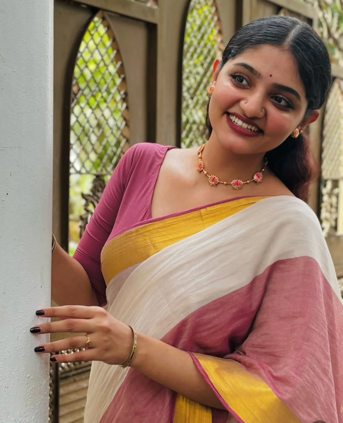 Women Mul Cotton Zari Border Saree - Image 4