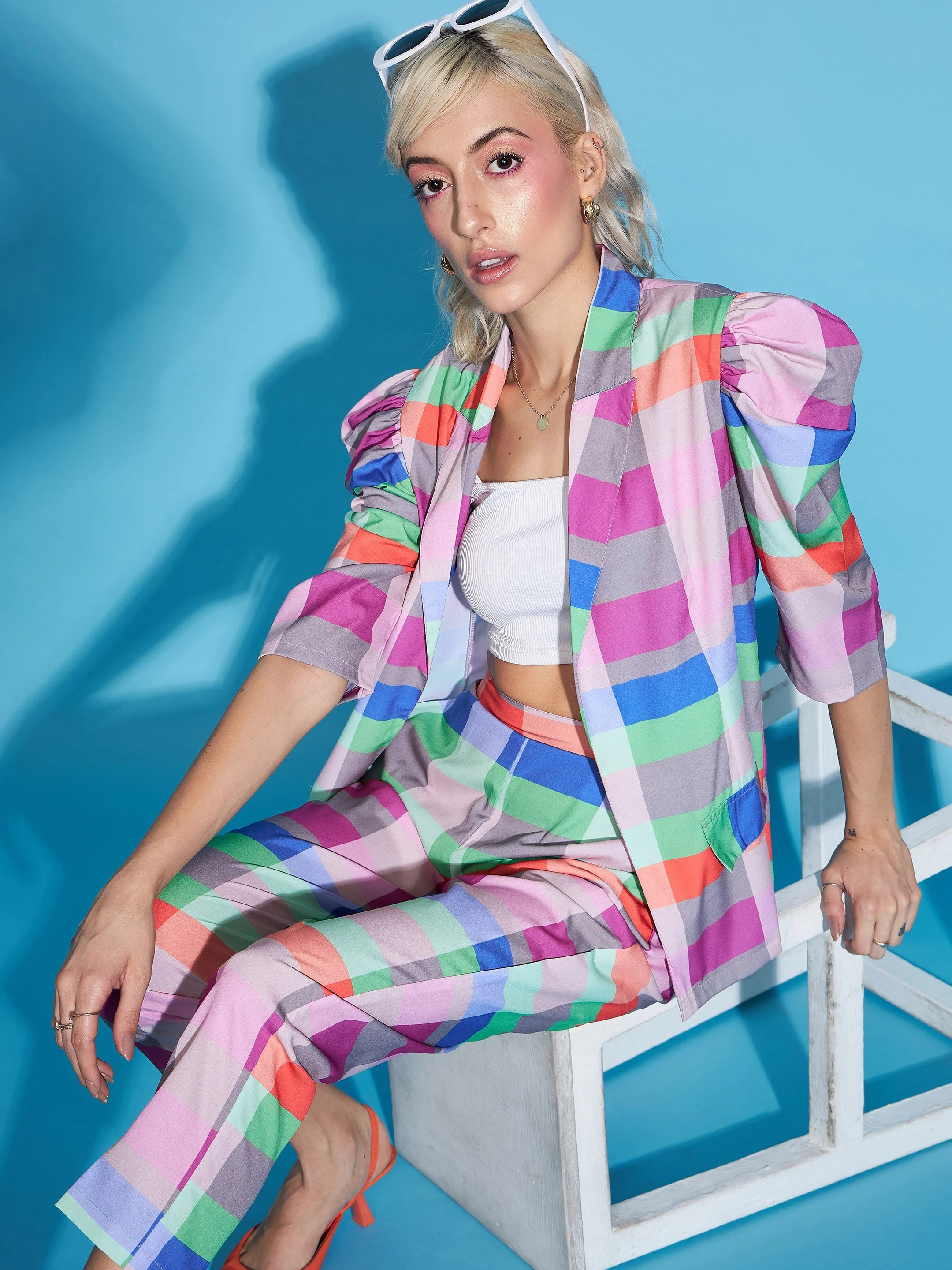 Women Multi Check Puff Blazer With Tapered Pants - Image 2