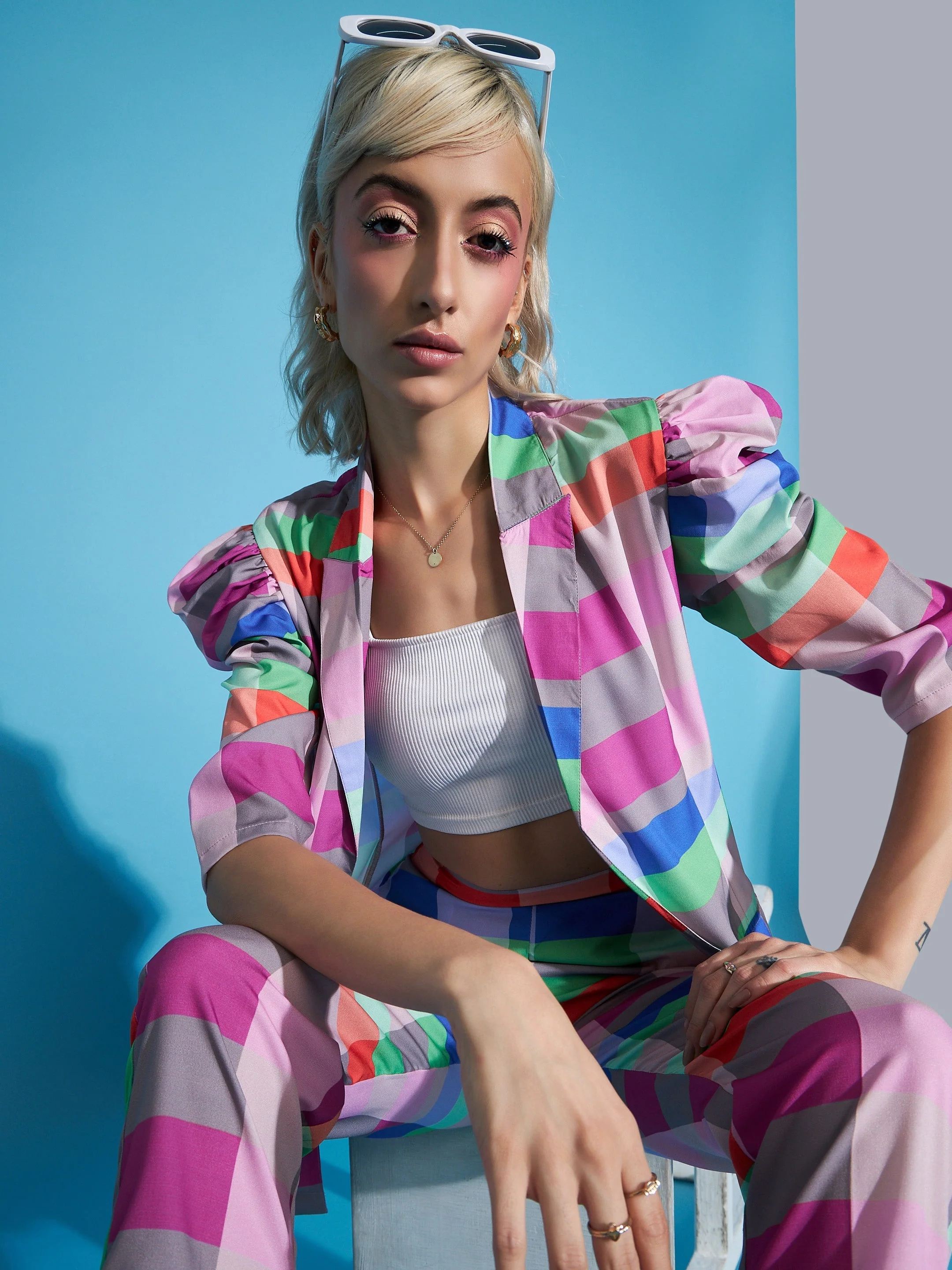 Women Multi Check Puff Blazer With Tapered Pants - Image 3