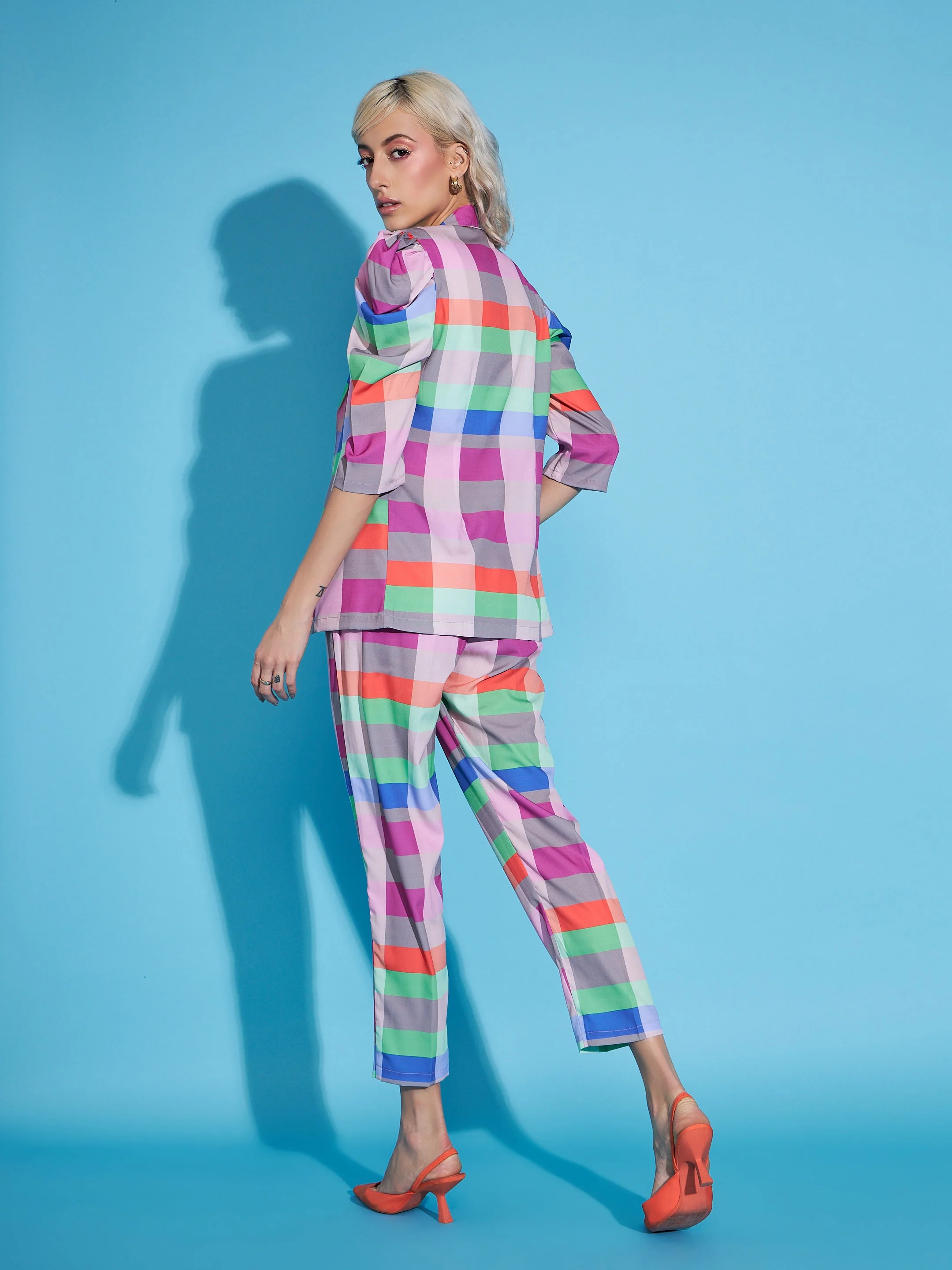 Women Multi Check Puff Blazer With Tapered Pants - Image 6