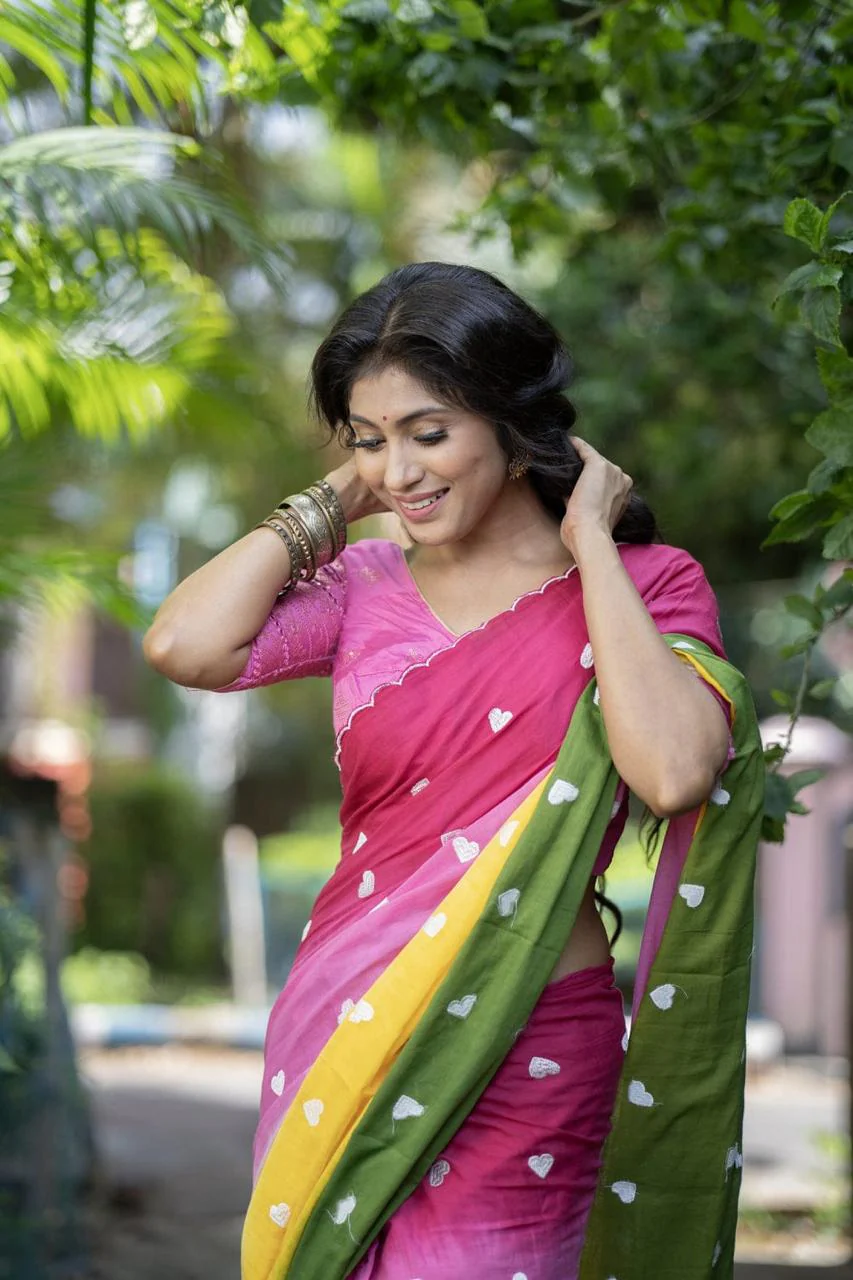 Women Multi Color Mul Cotton Love Design Saree - Image 3
