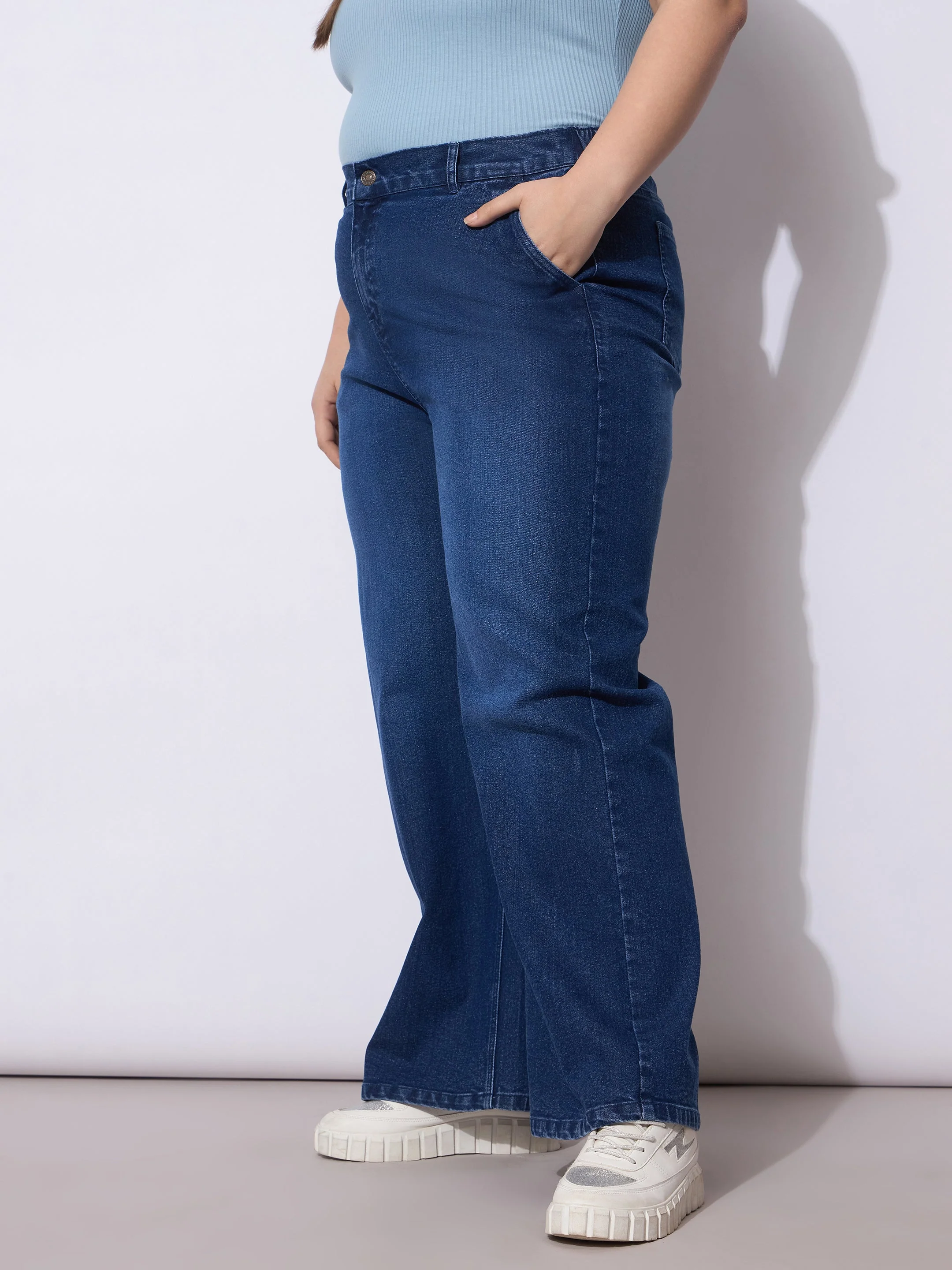 Women Navy Acid Wash Straight Fit Jeans - Image 3