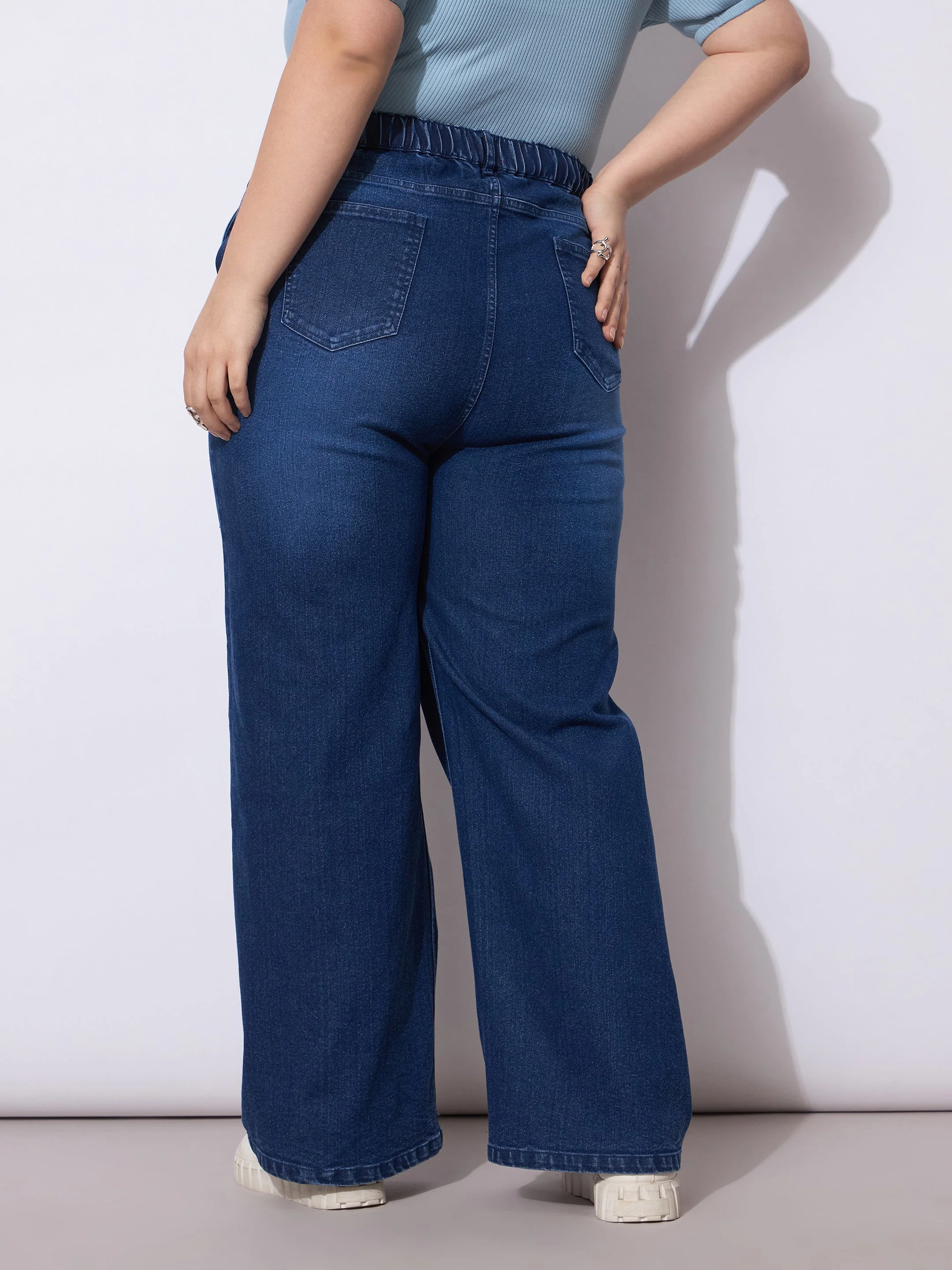 Women Navy Acid Wash Straight Fit Jeans - Image 5