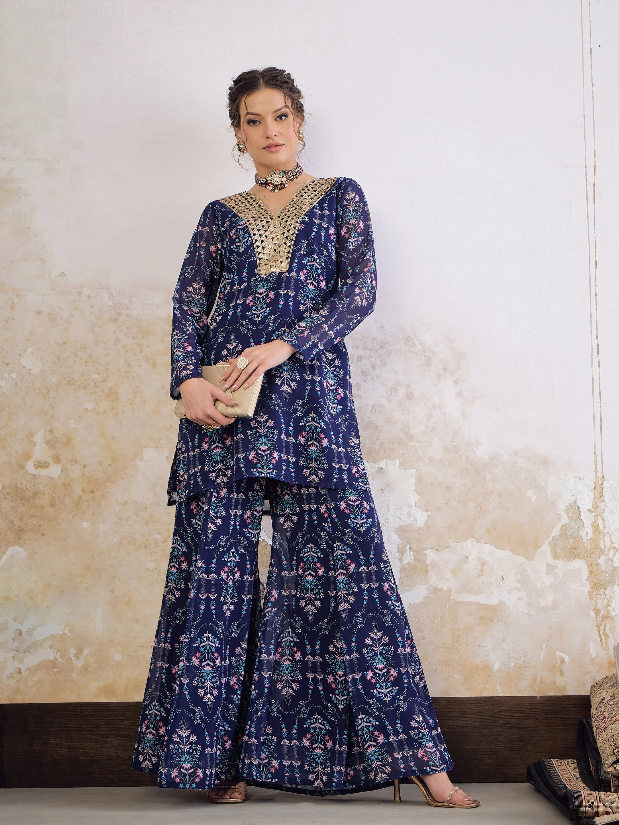 Women Navy Blue Floral Short Kurta With Palazzo Pants - Image 3
