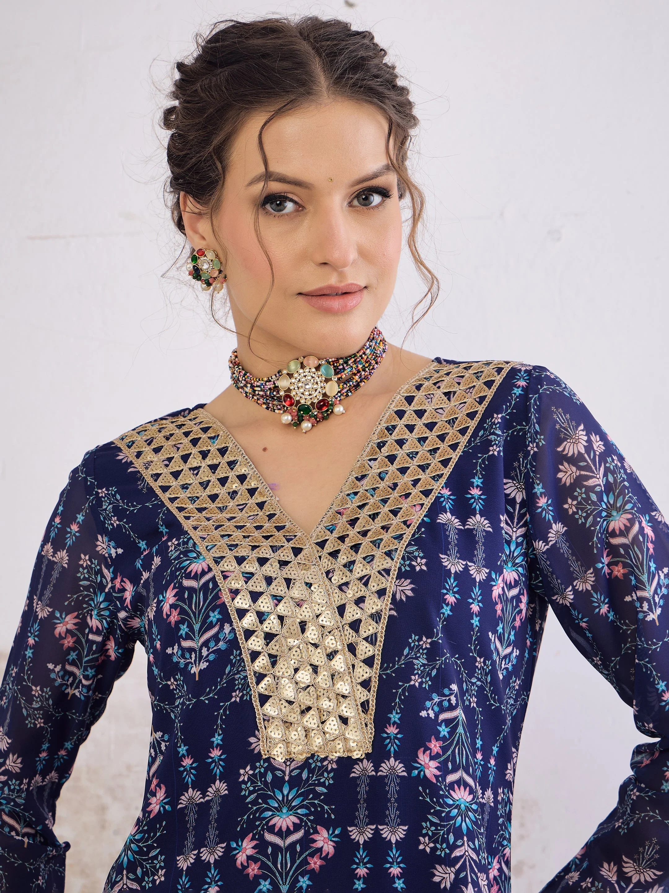Women Navy Blue Floral Short Kurta With Palazzo Pants - Image 4