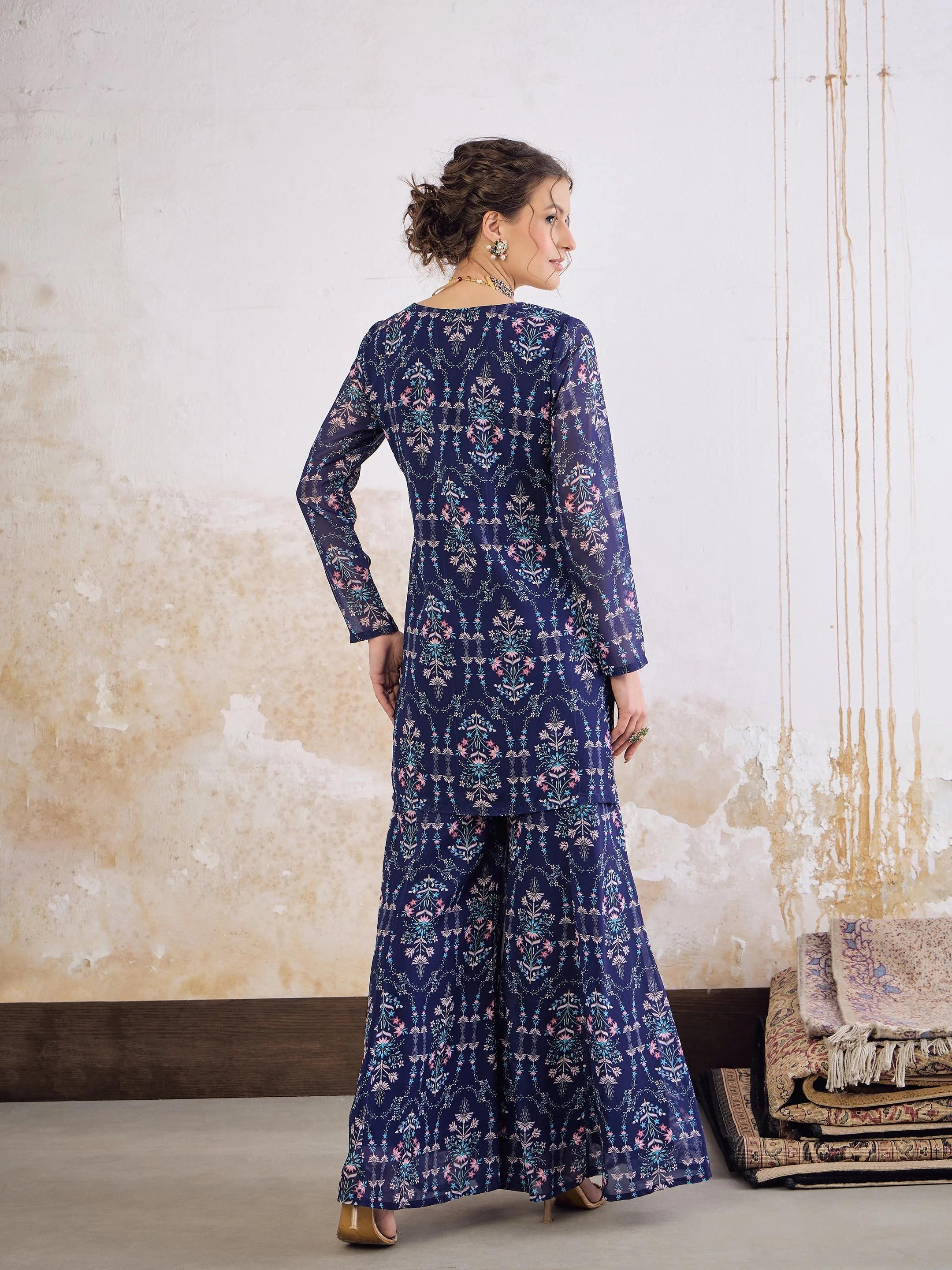 Women Navy Blue Floral Short Kurta With Palazzo Pants - Image 5
