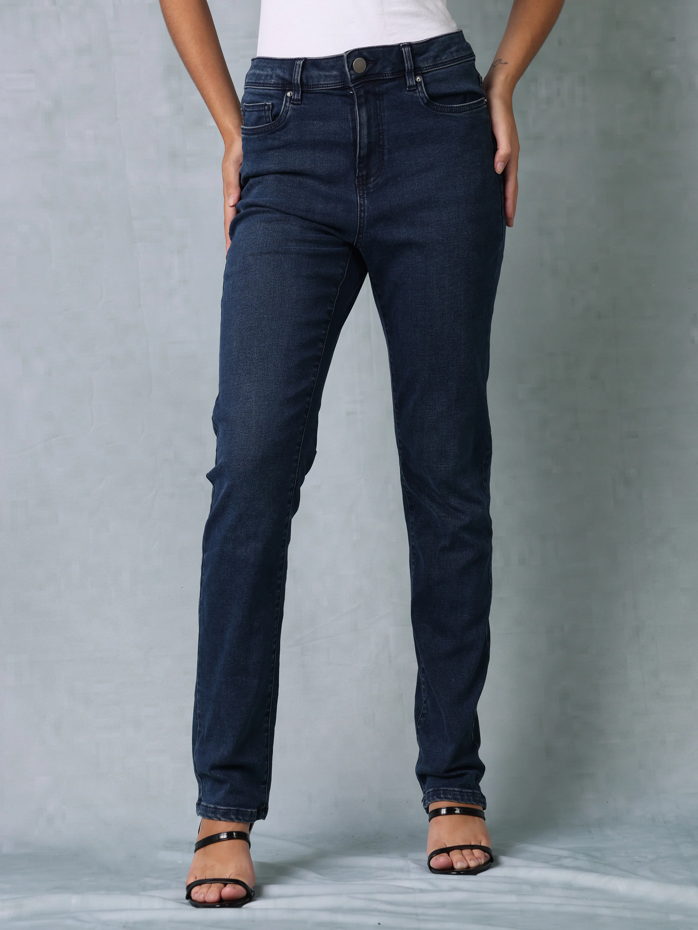 Women Navy Blue Straight Fit Jeans - Image 3