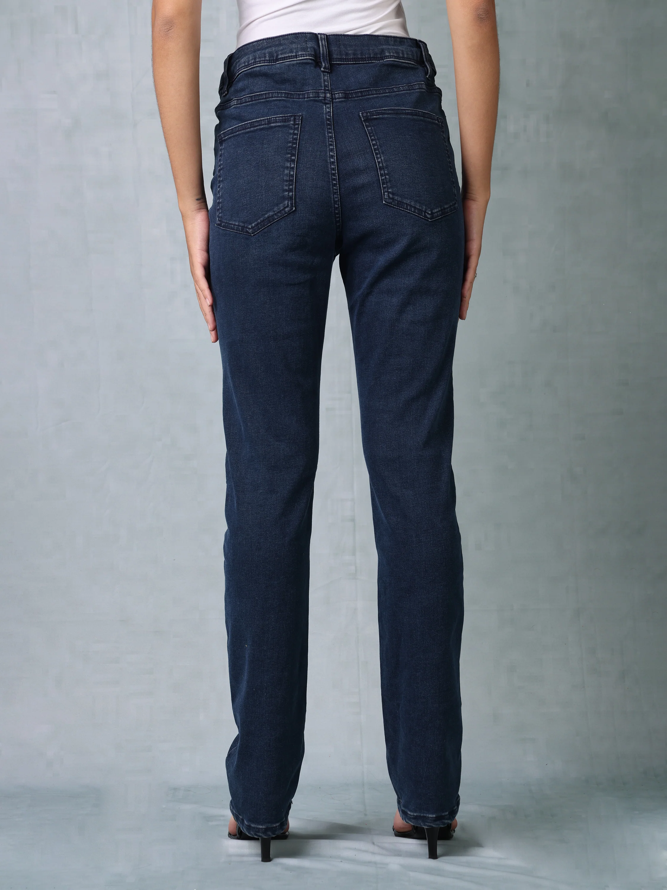 Women Navy Blue Straight Fit Jeans - Image 4