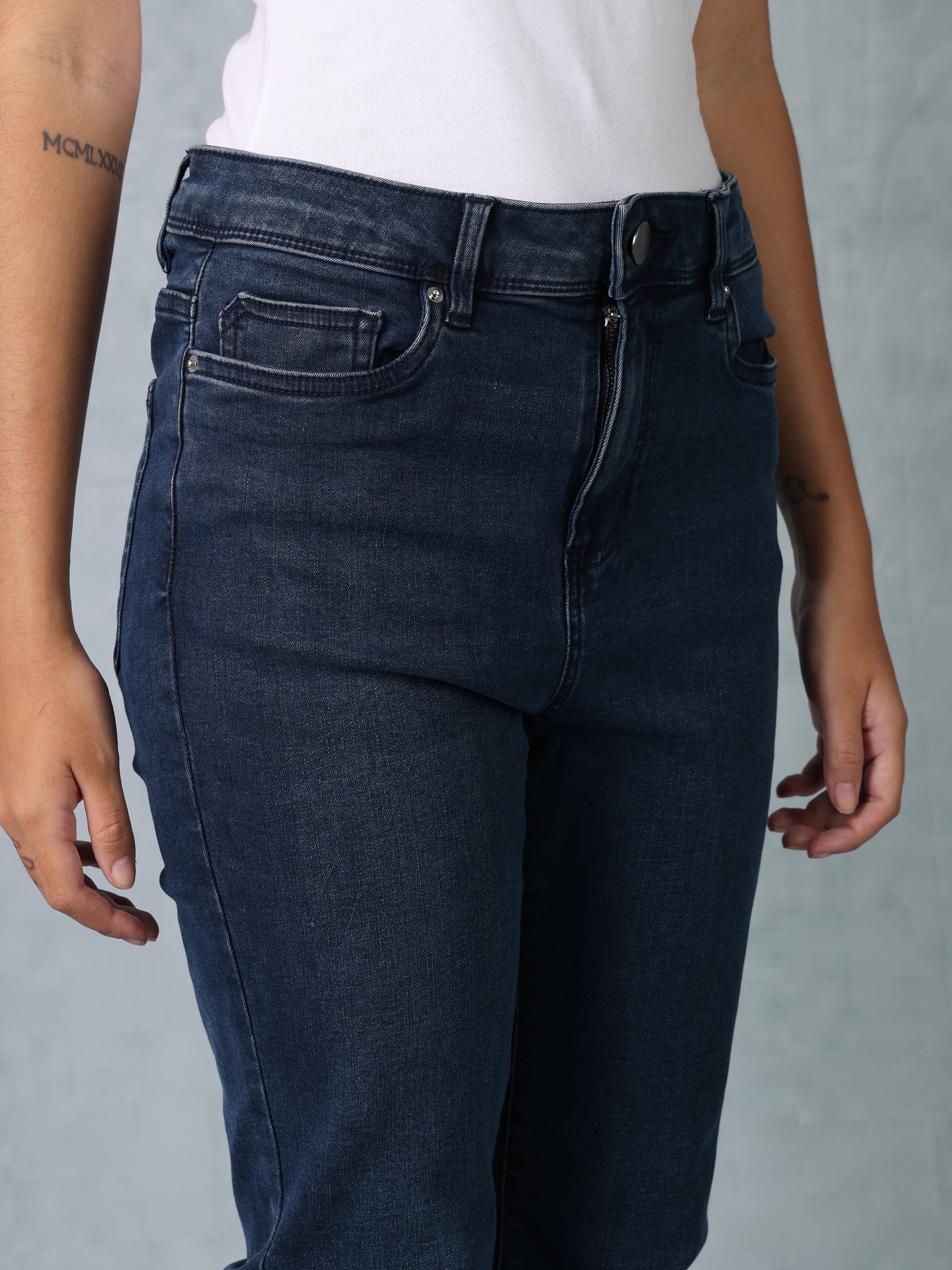 Women Navy Blue Straight Fit Jeans - Image 6
