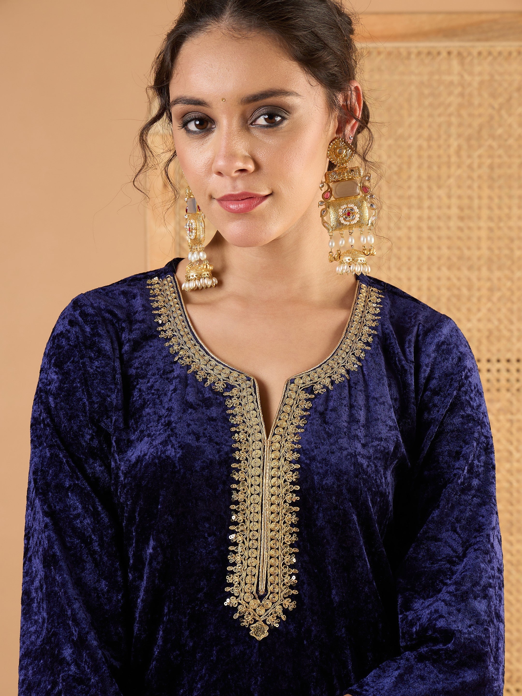 Women Navy Blue Velvet Embroidered Short Kurta With Palazzos - Image 2
