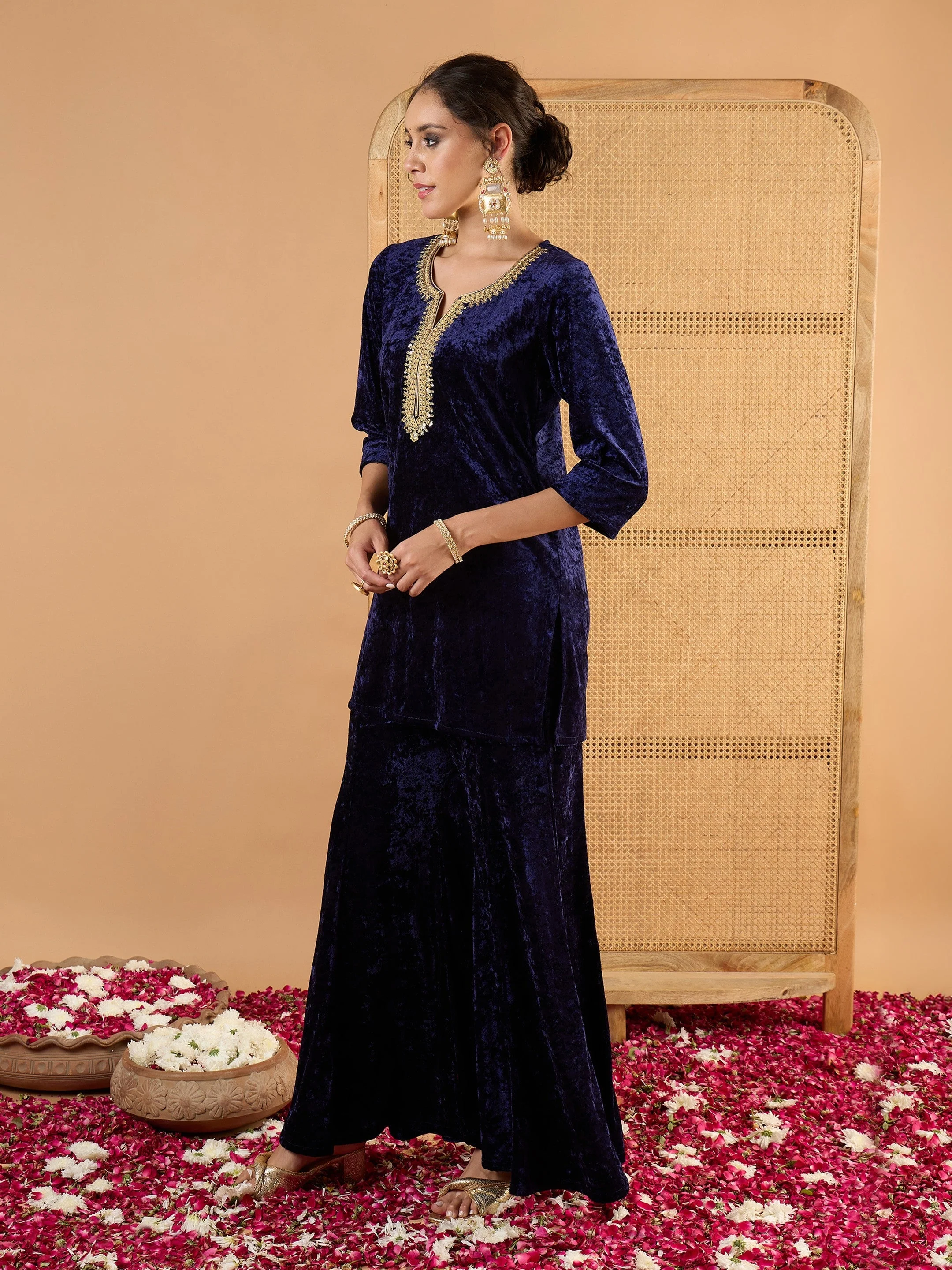 Women Navy Blue Velvet Embroidered Short Kurta With Palazzos - Image 5