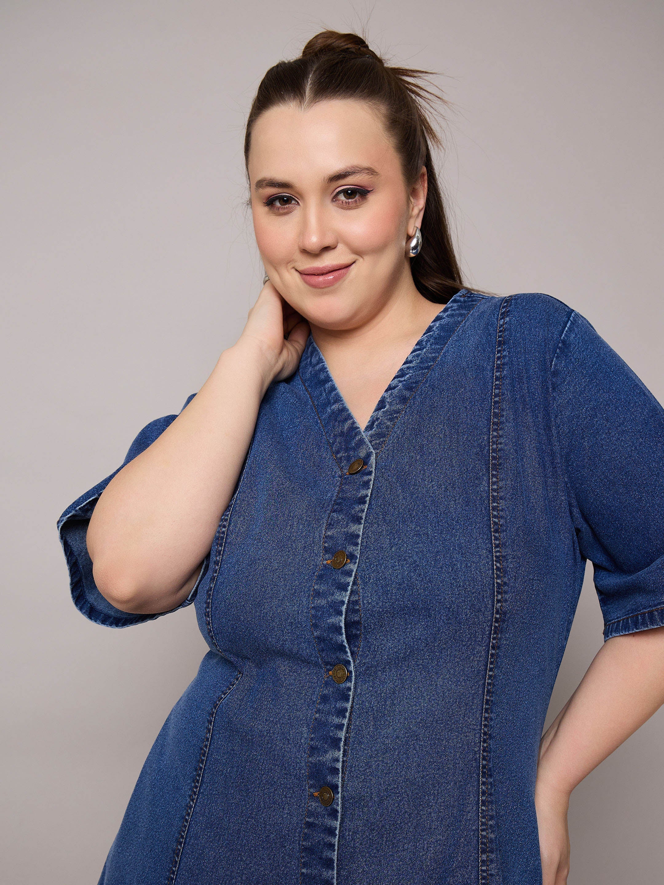 Women Navy Denim V Neck Midi Dress - Image 4