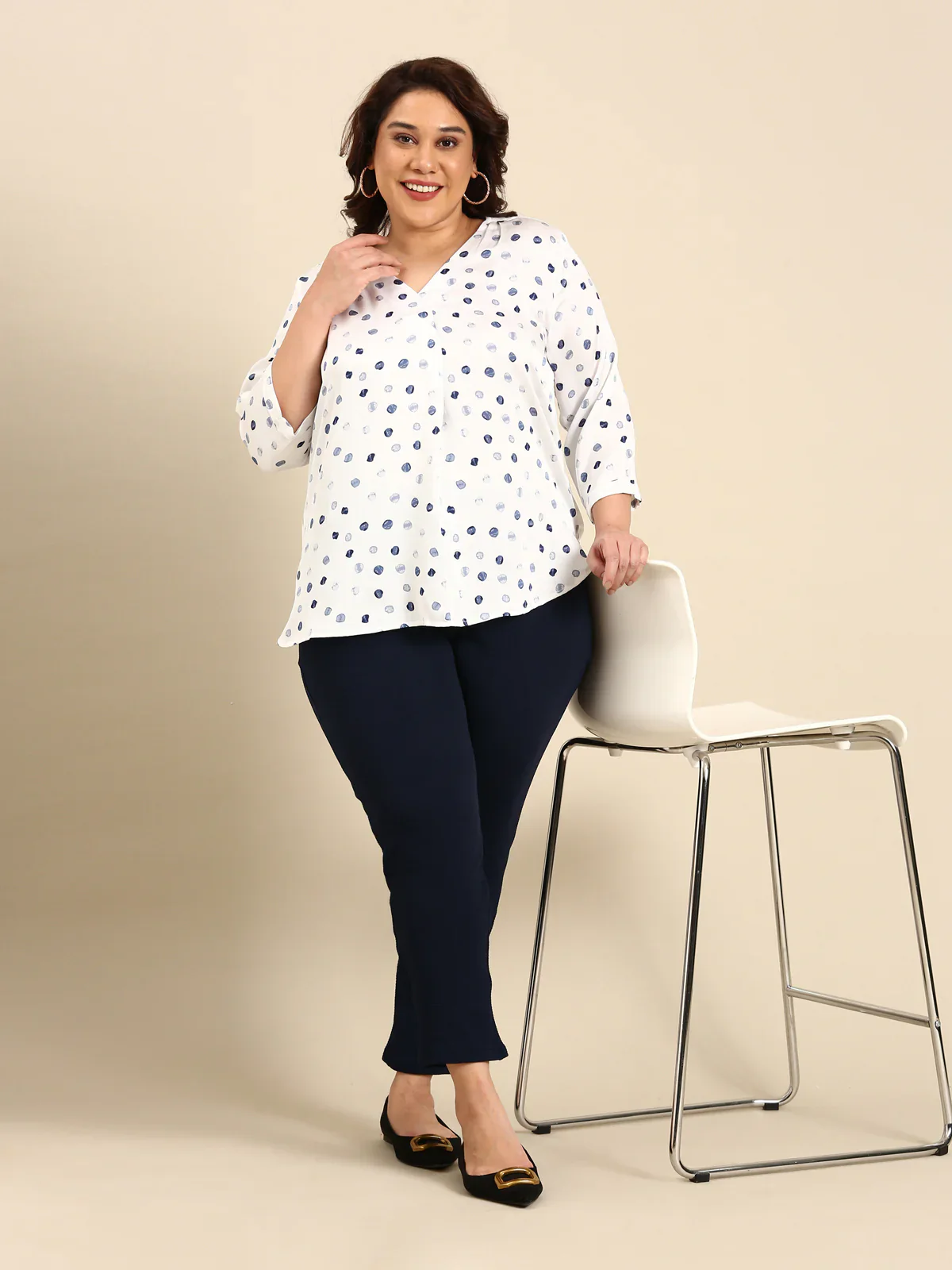 Women Navy Embossed Stretch Pants - Image 2