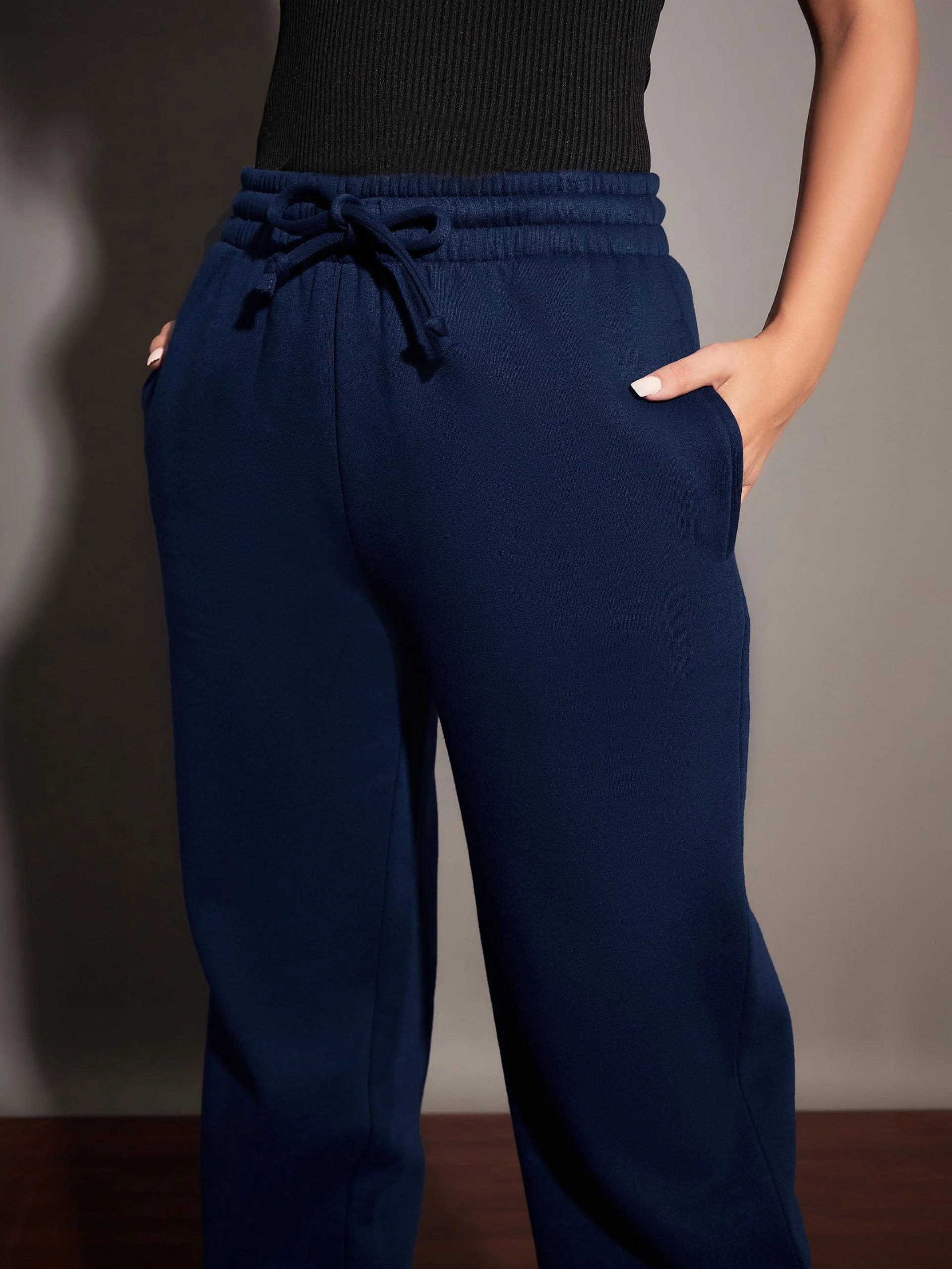 Women Navy Fleece Baggy Joggers - Image 4