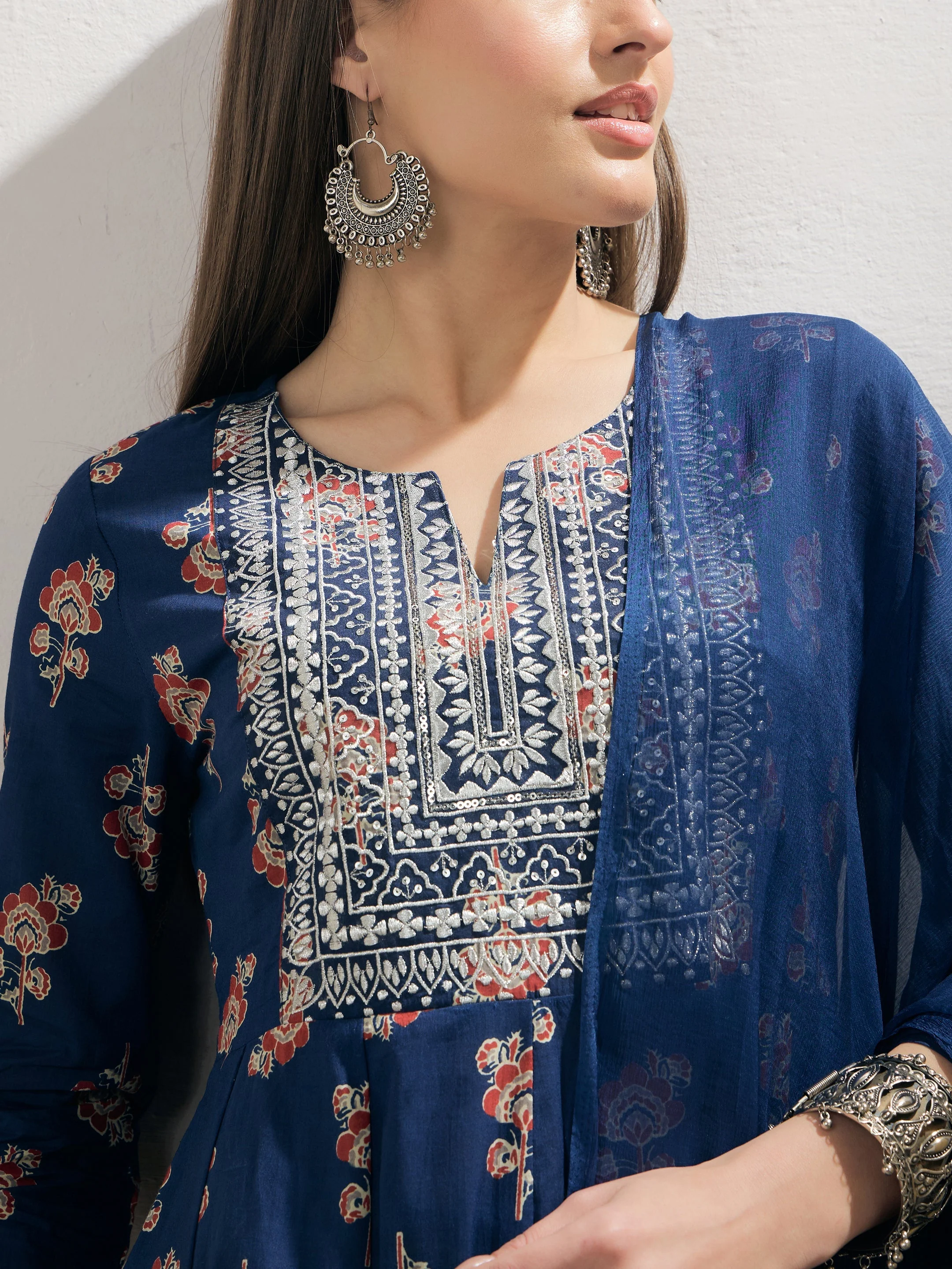 Women Navy Floral Anarkali Kurta With Pants & Dupatta - Image 4