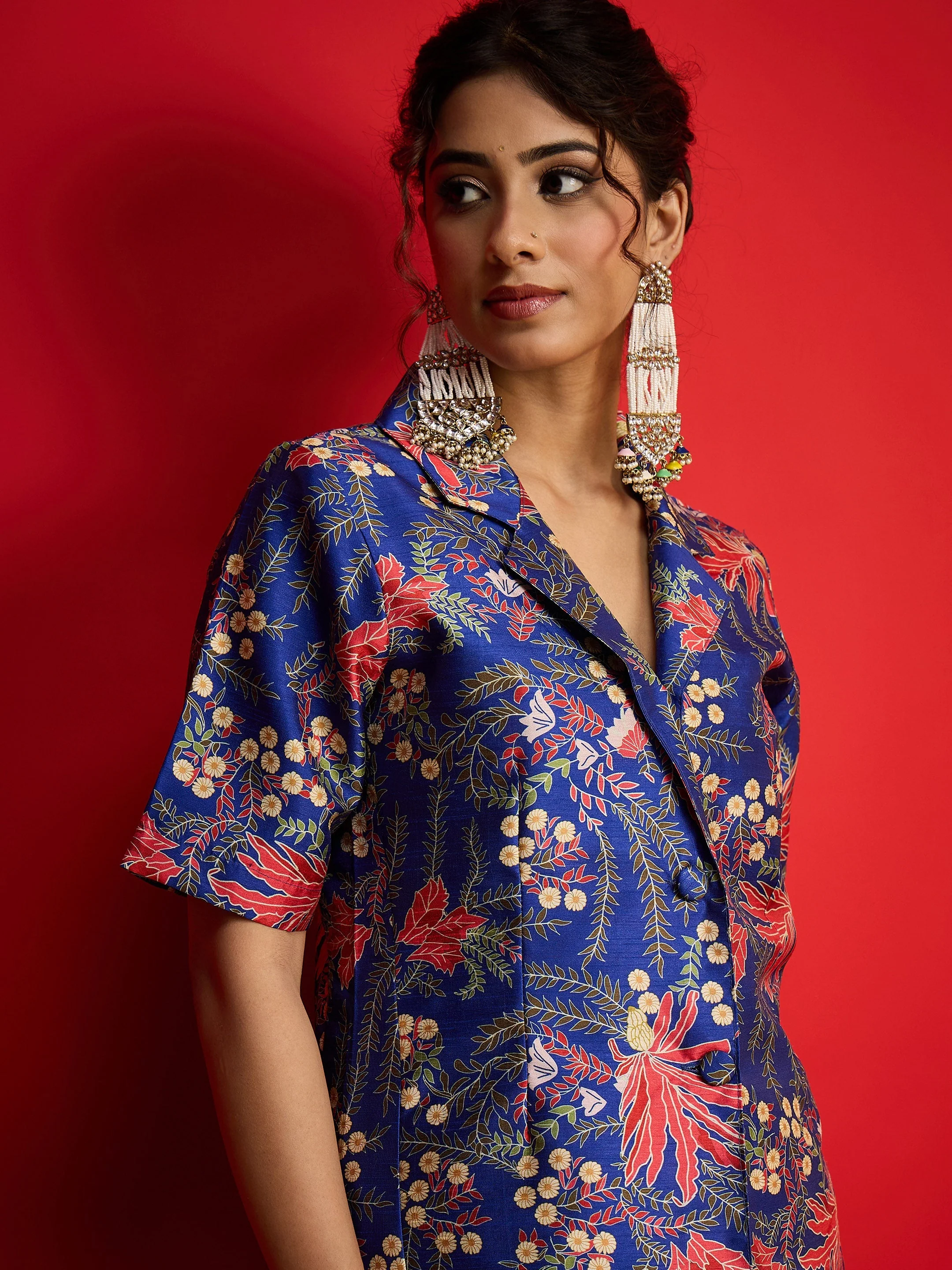 Women Navy Floral Blazer With Tapered Pants - Image 4