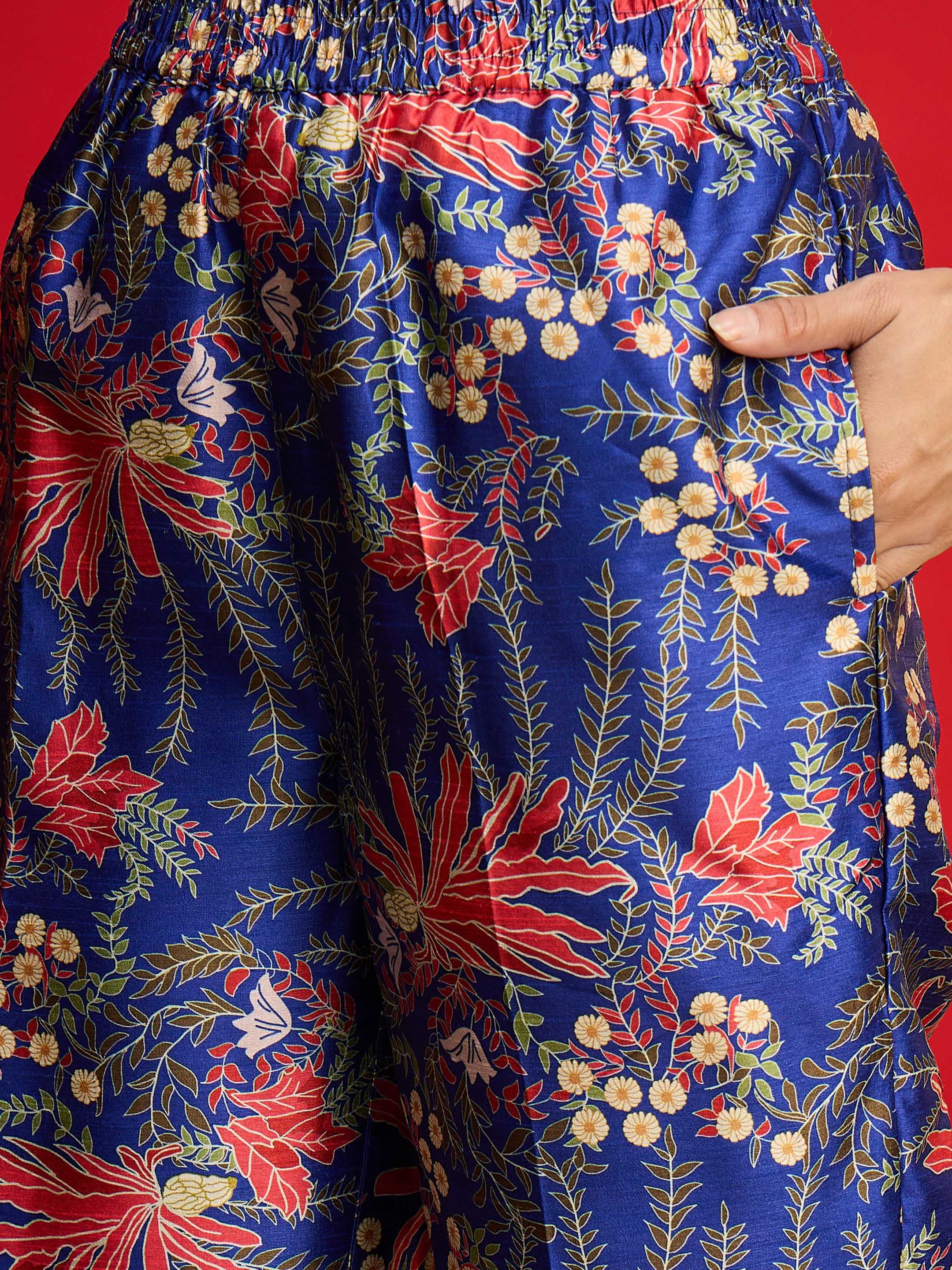 Women Navy Floral Blazer With Tapered Pants - Image 5