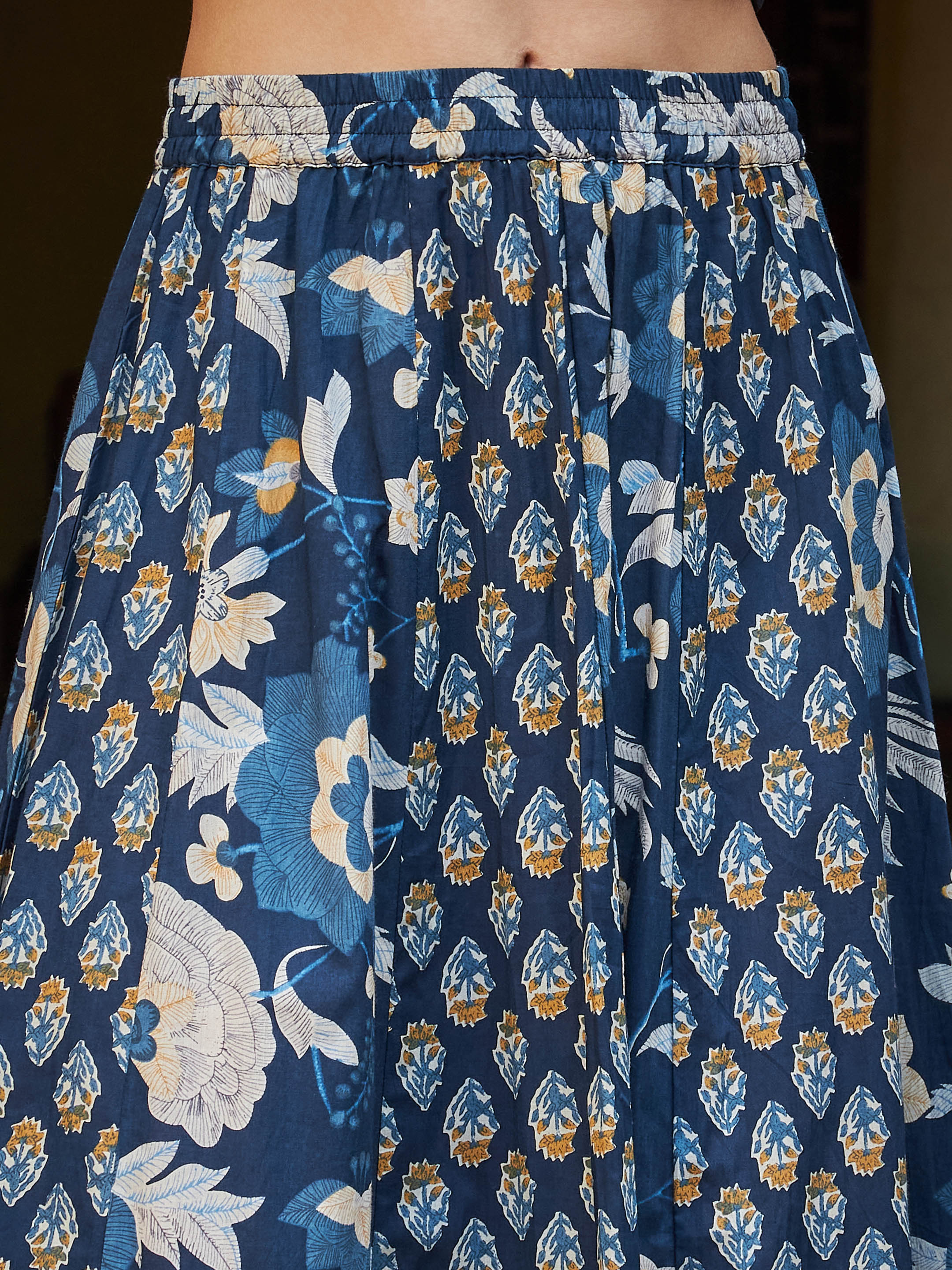 Women Navy Floral Elasticated Anarkali Skirt - Image 4