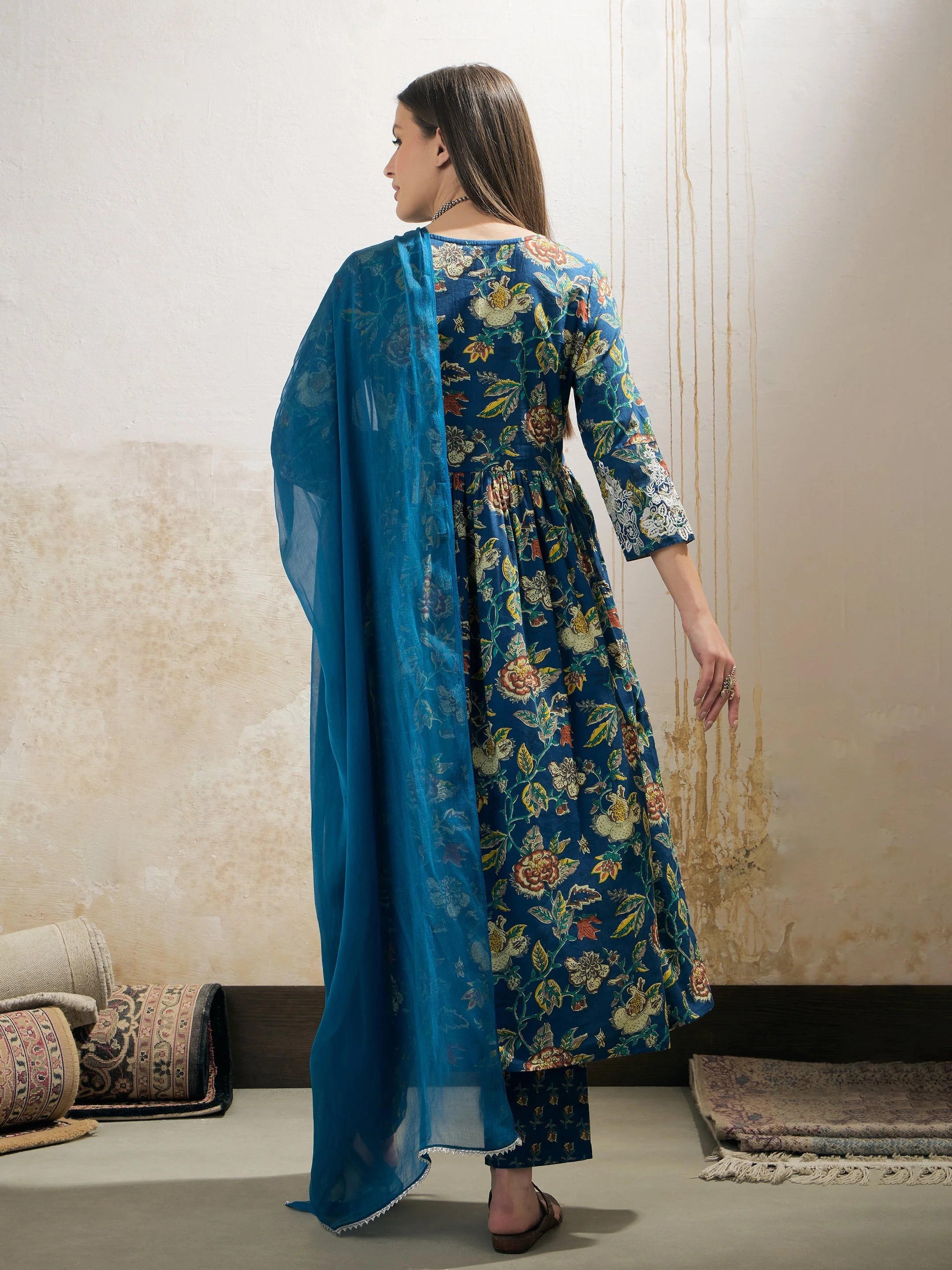 Women Navy Floral Gathered Kurta With Pencil Pants & Dupatta - Image 5