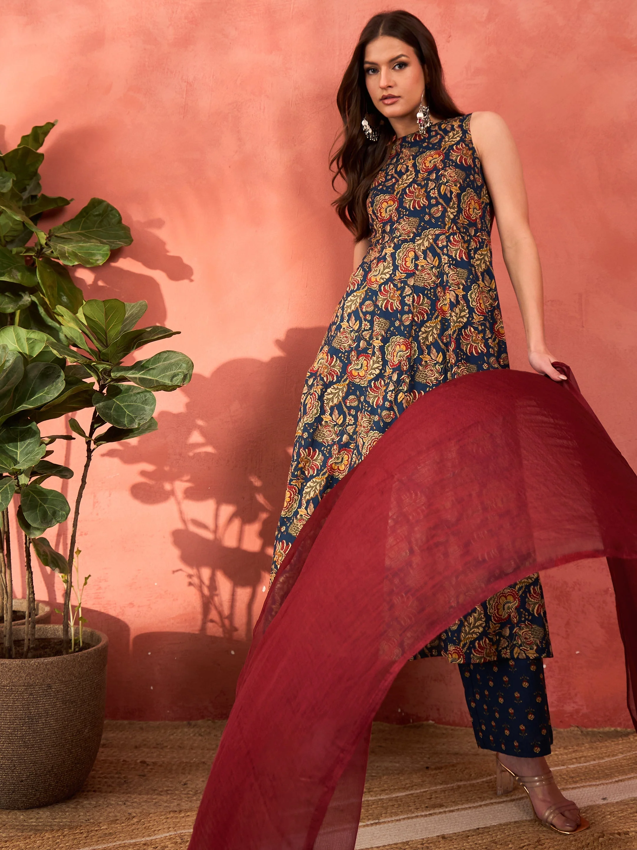 Women Navy Floral Sleeveless Kurta With Pencil Pants & Dupatta - Image 2
