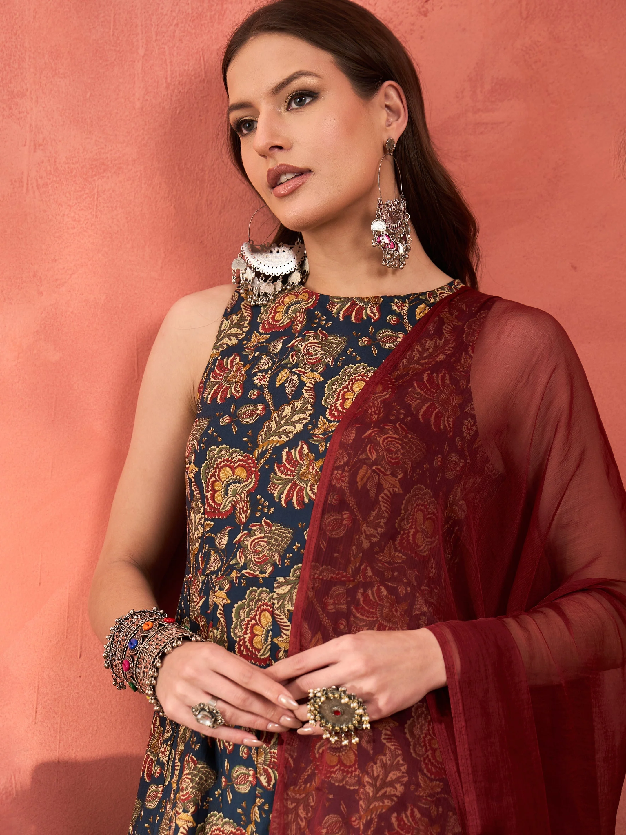 Women Navy Floral Sleeveless Kurta With Pencil Pants & Dupatta - Image 4