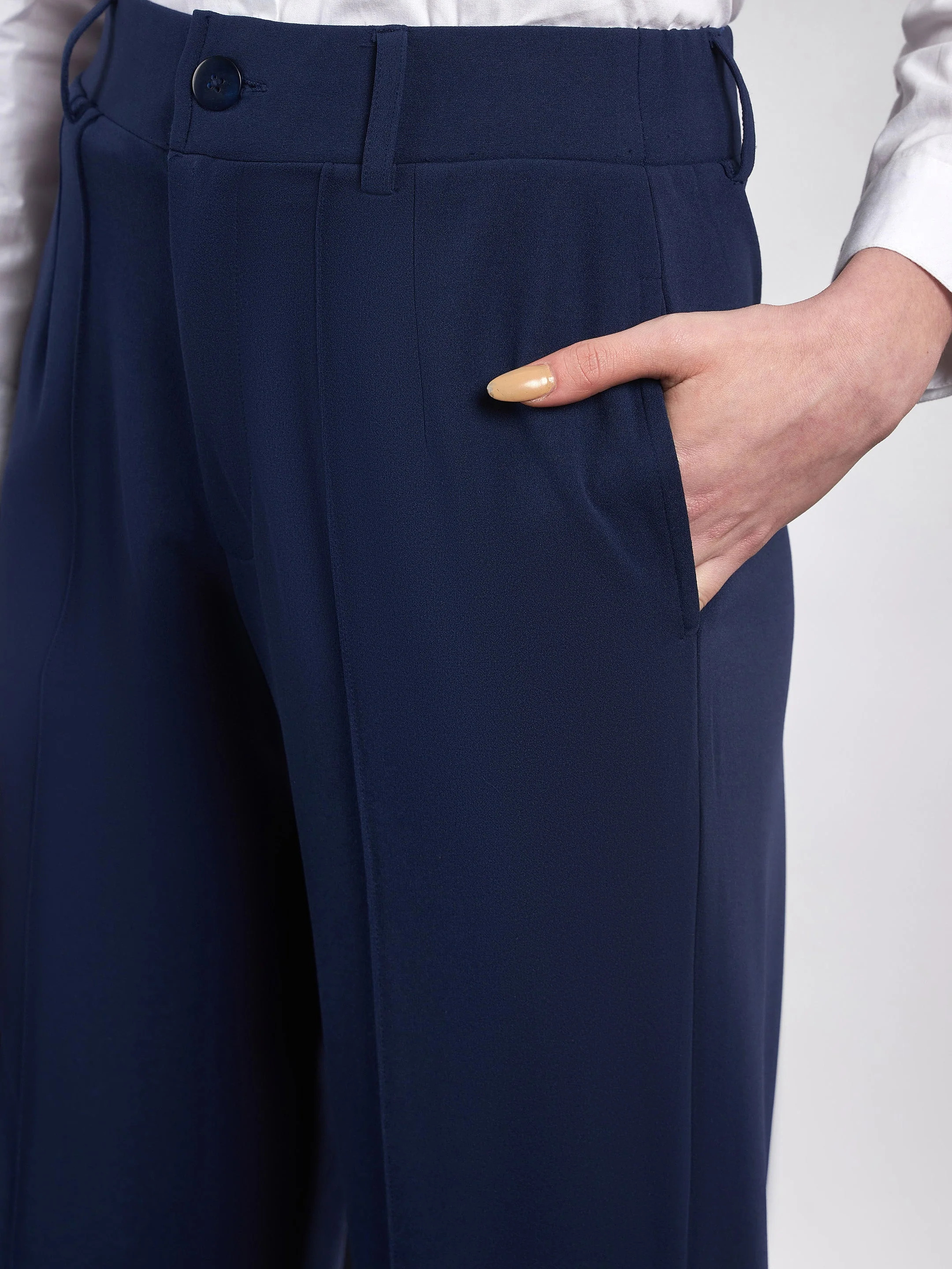 Women Navy Front Darted Knitted Straight Pants - Image 4