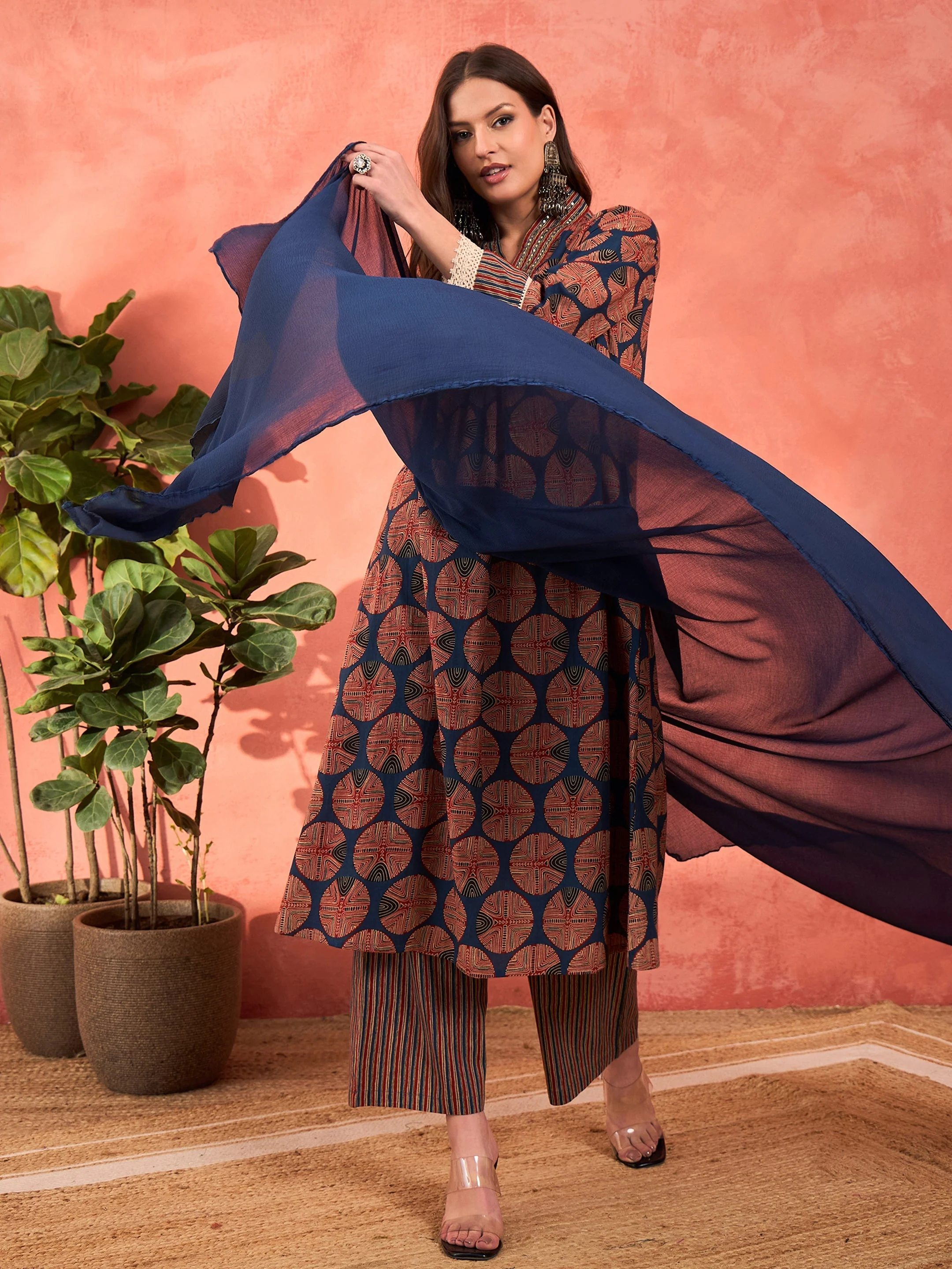 Women Navy Geometric Print Kurta With Pencil Pants & Dupatta - Image 2