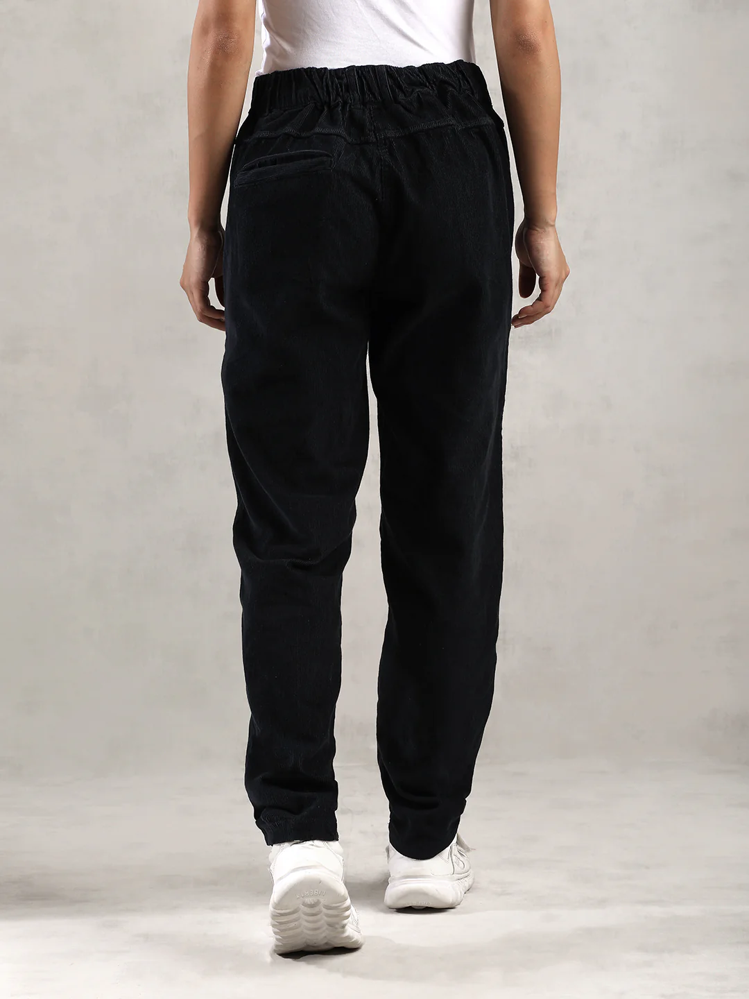 Women Navy Regular Fit Pant - Image 4