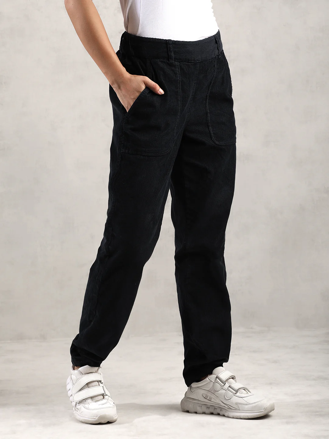 Women Navy Regular Fit Pant - Image 5