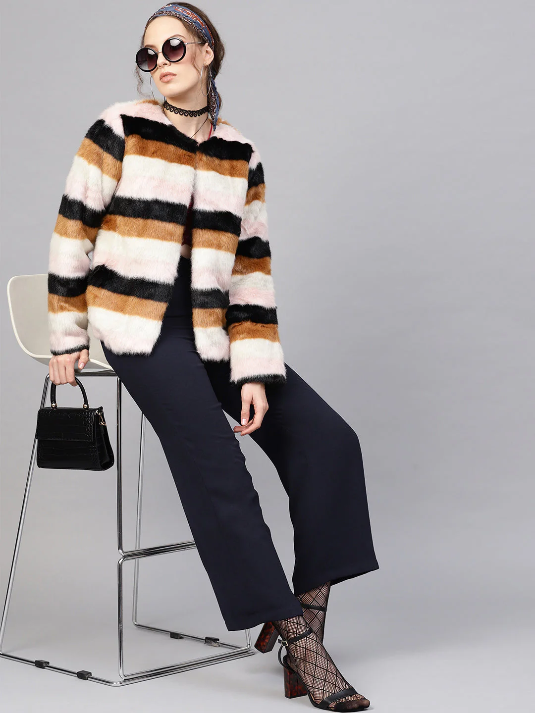 Women Navy Side Zipper Pant - Image 4