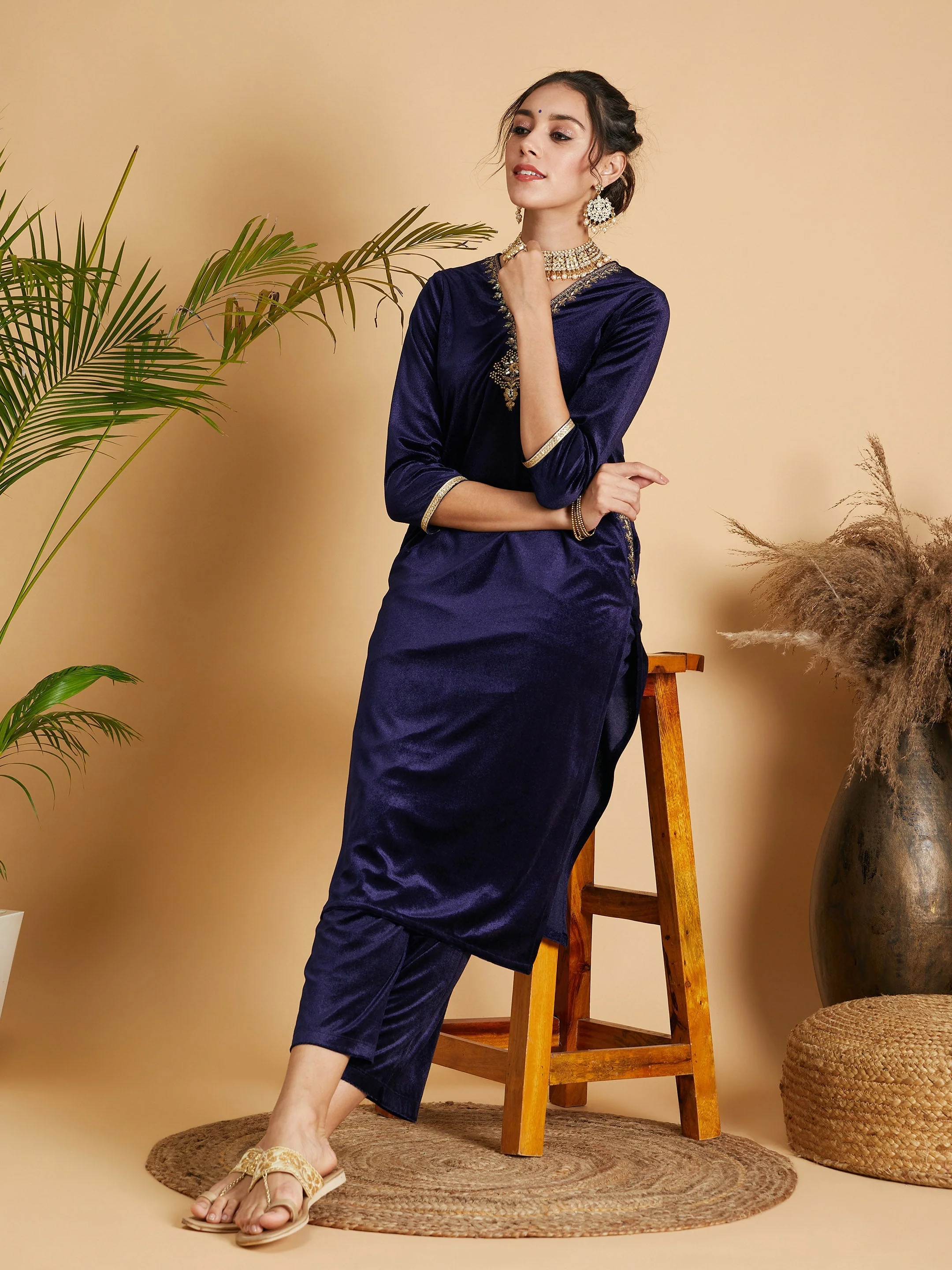 Women Navy Velvet Embroidered Pocket Straight Kurta - Image 2