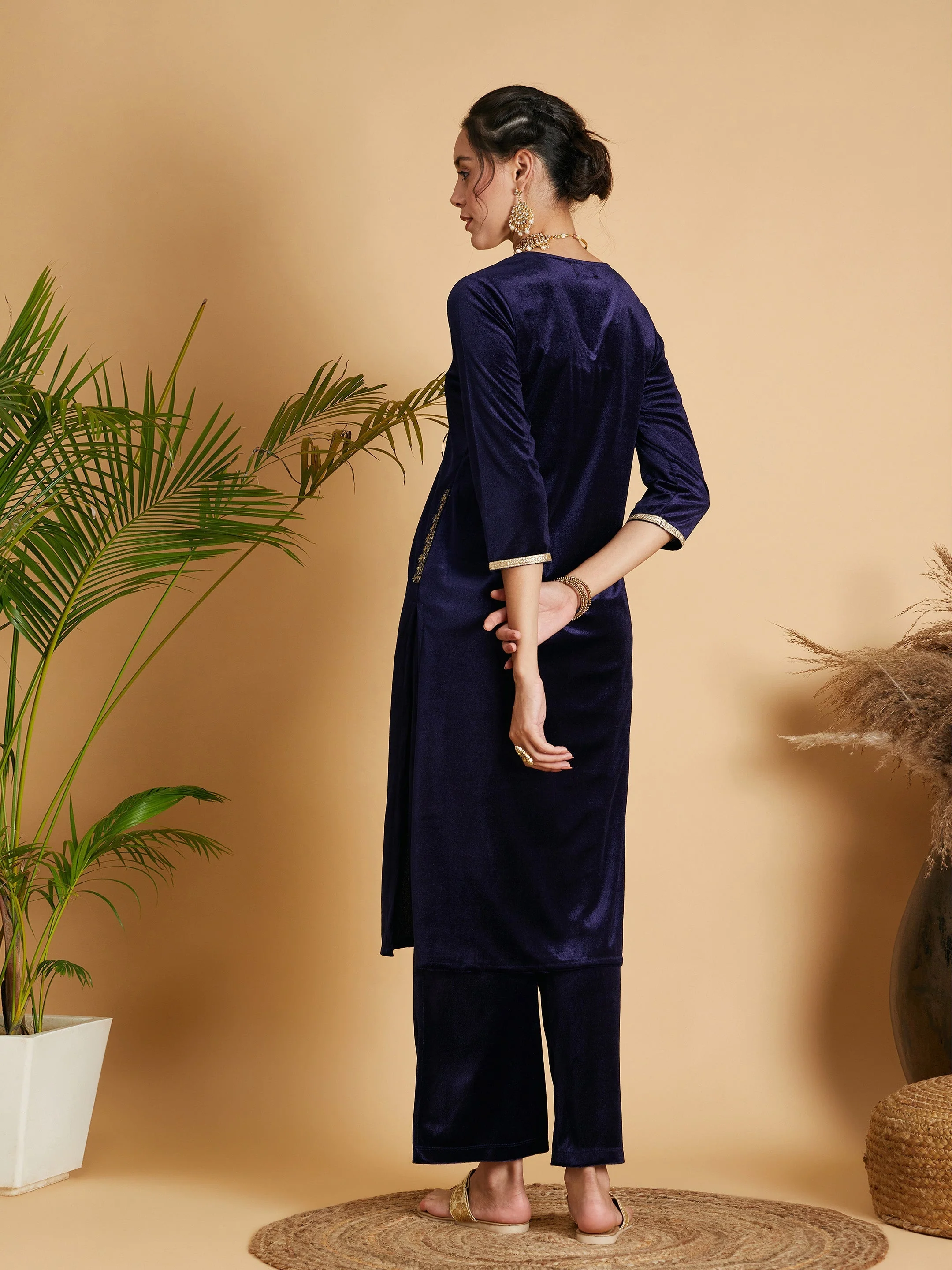Women Navy Velvet Embroidered Pocket Straight Kurta - Image 5