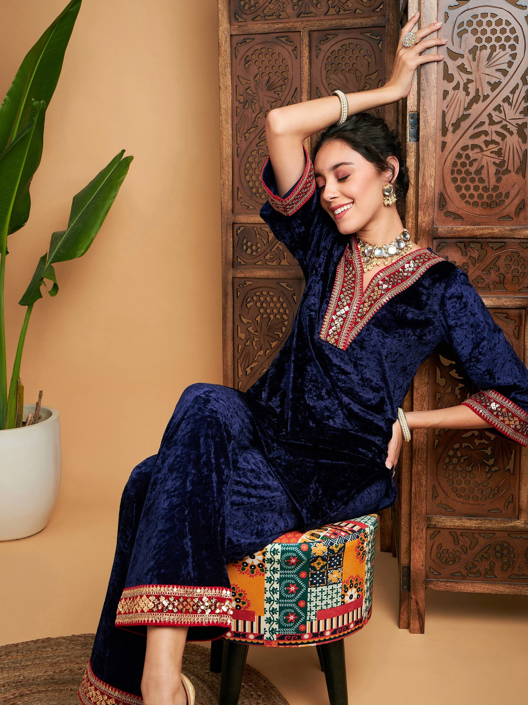 Women Navy Velvet Embroidered Short Kurta With Pants - Image 2
