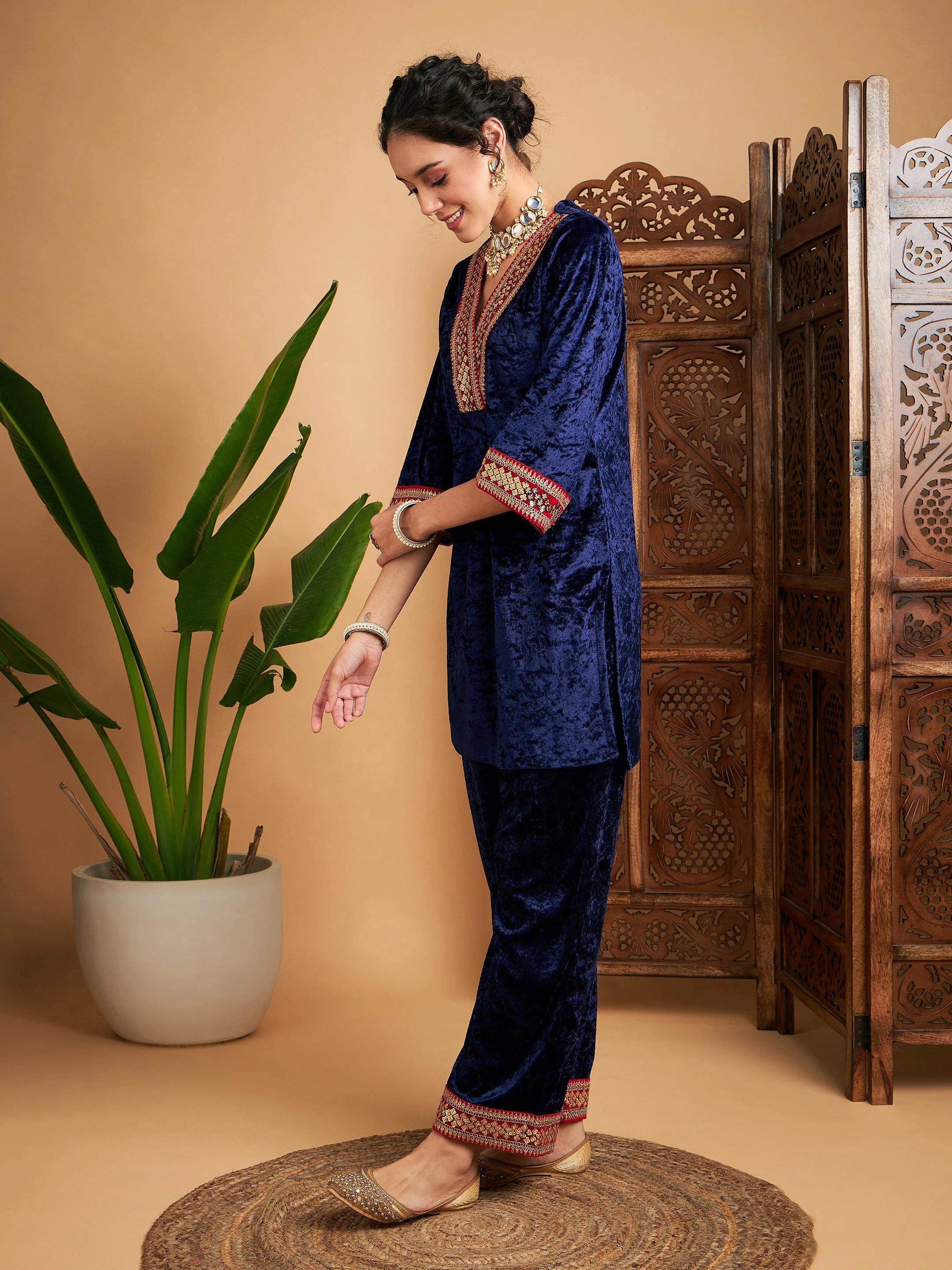 Women Navy Velvet Embroidered Short Kurta With Pants - Image 3