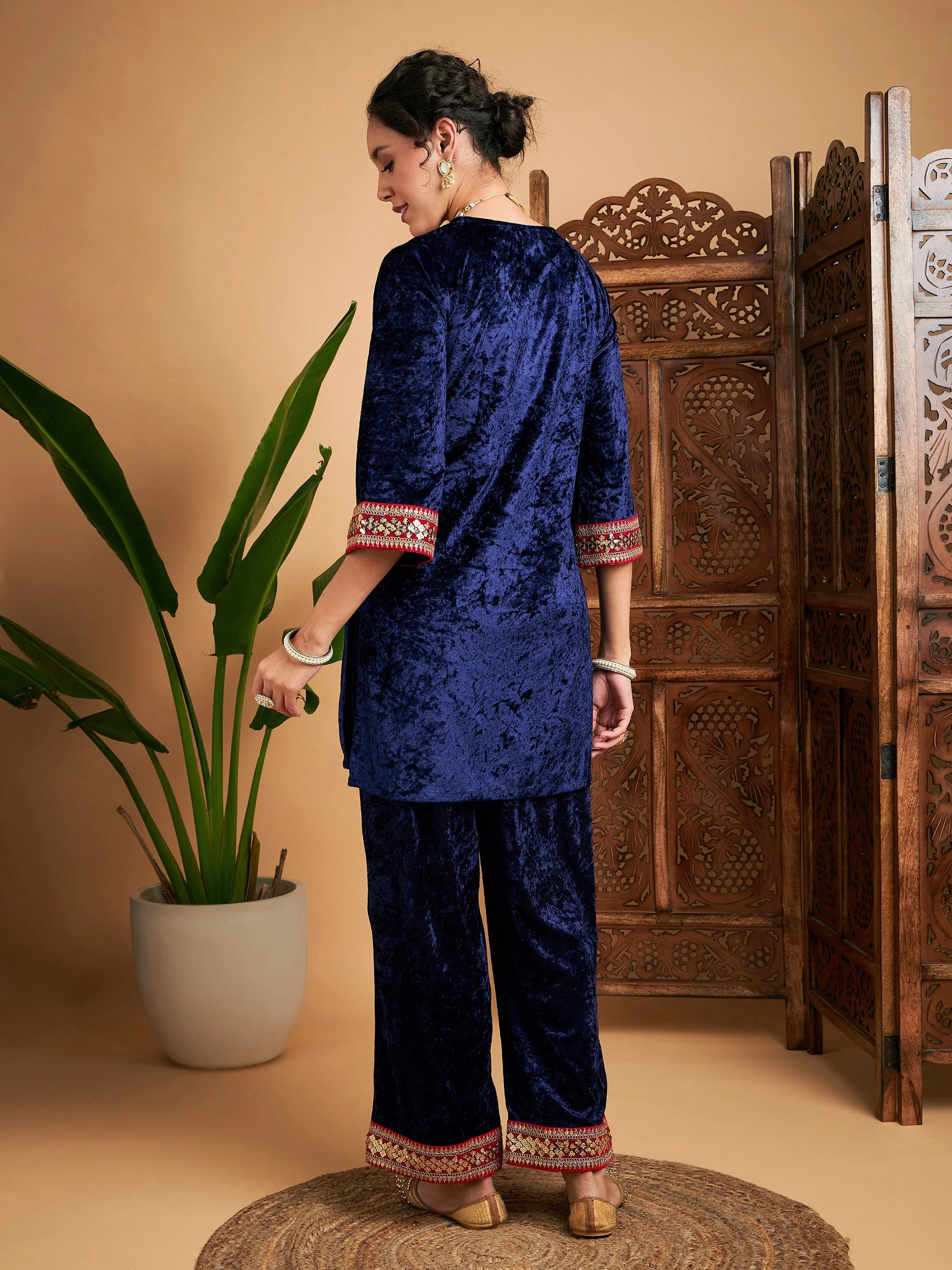 Women Navy Velvet Embroidered Short Kurta With Pants - Image 6