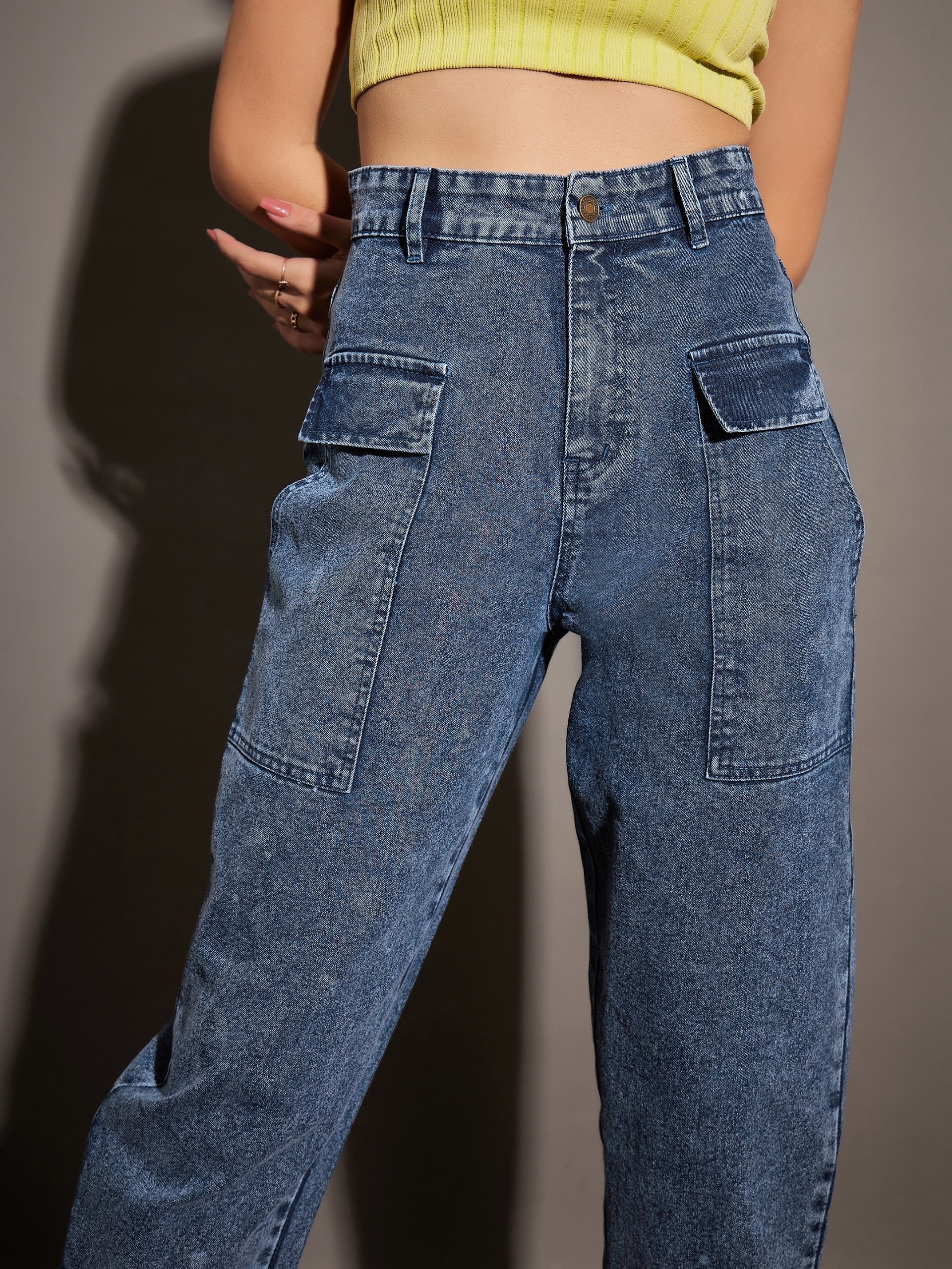 Women Navy Washed Balloon Fit Jeans - Image 4