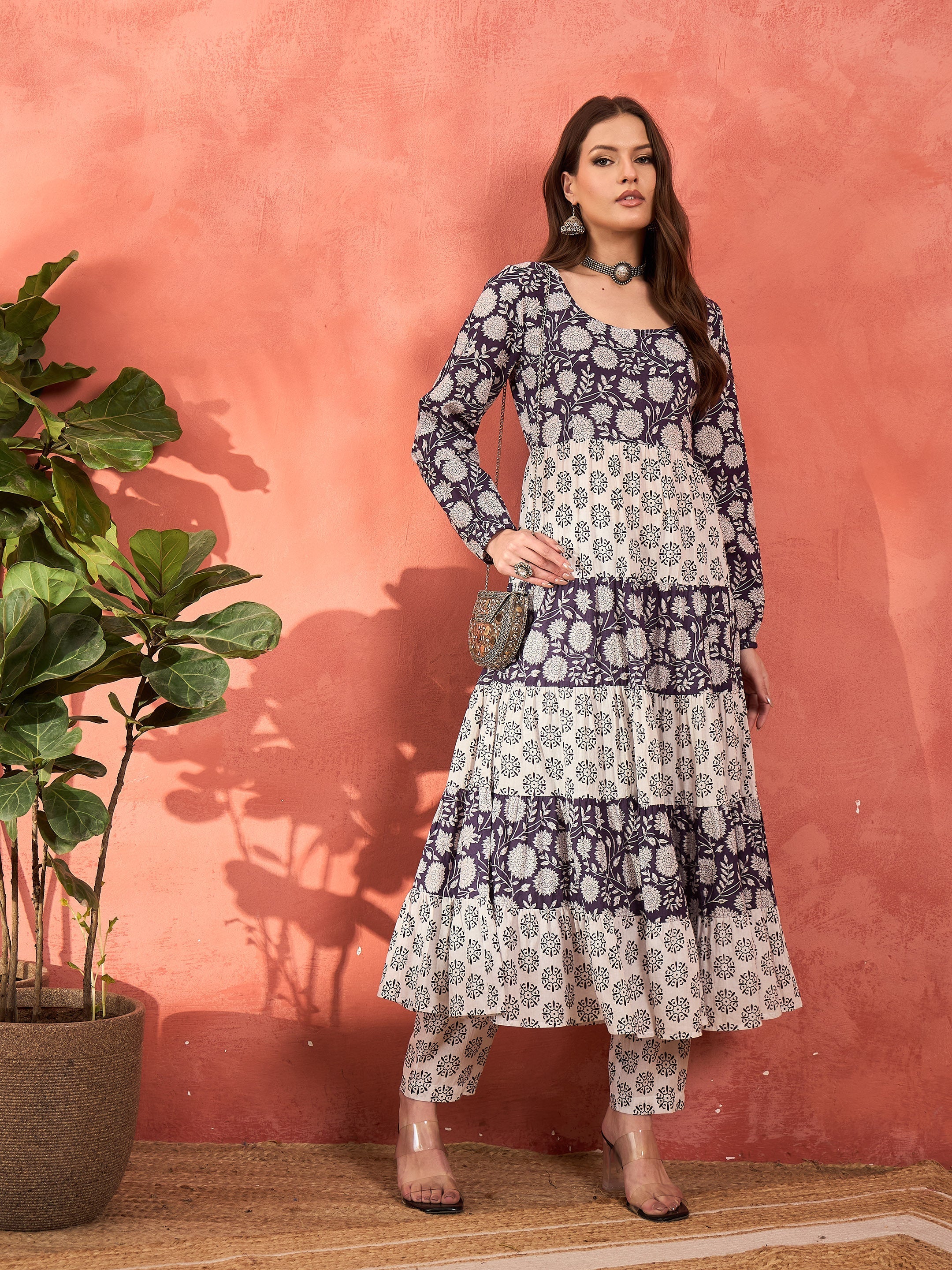 Women Navy & White Cambric Tired Kurta With Pencil Pants - Image 2