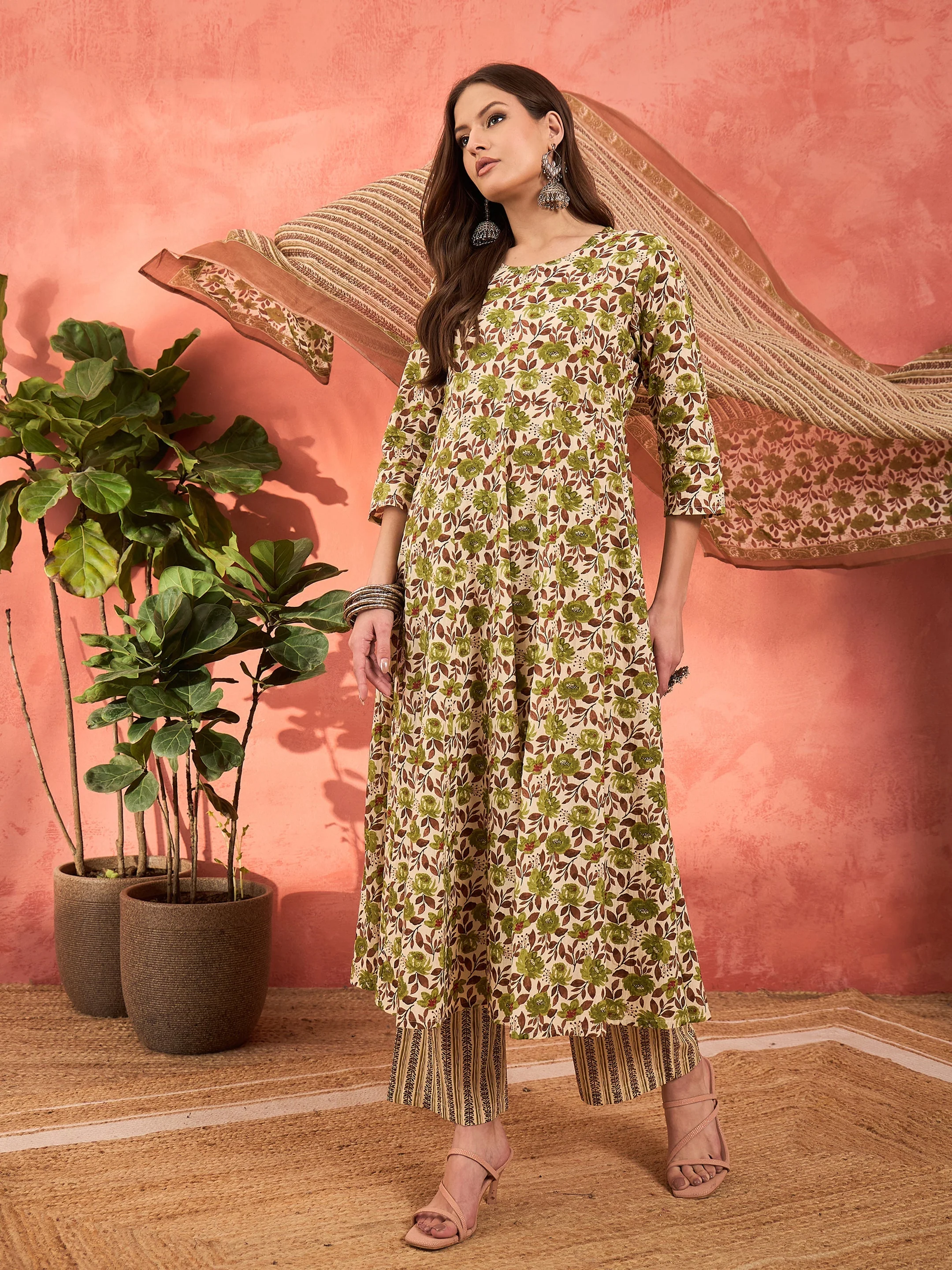 Women Off White & Green Floral Anarkali Kurta With Pencil Pants & Dupatta - Image 2