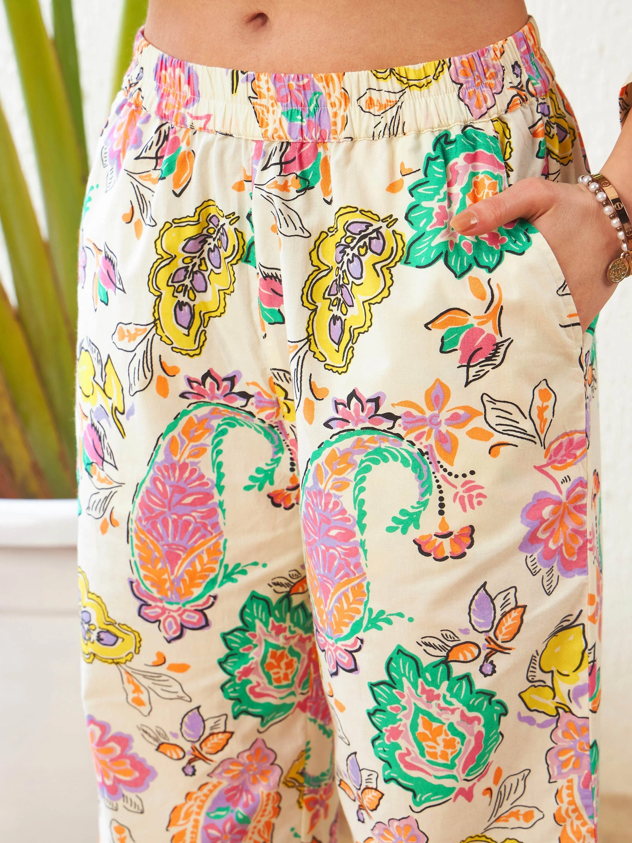 Women Off-White Paisley Regular Shirt - Image 4