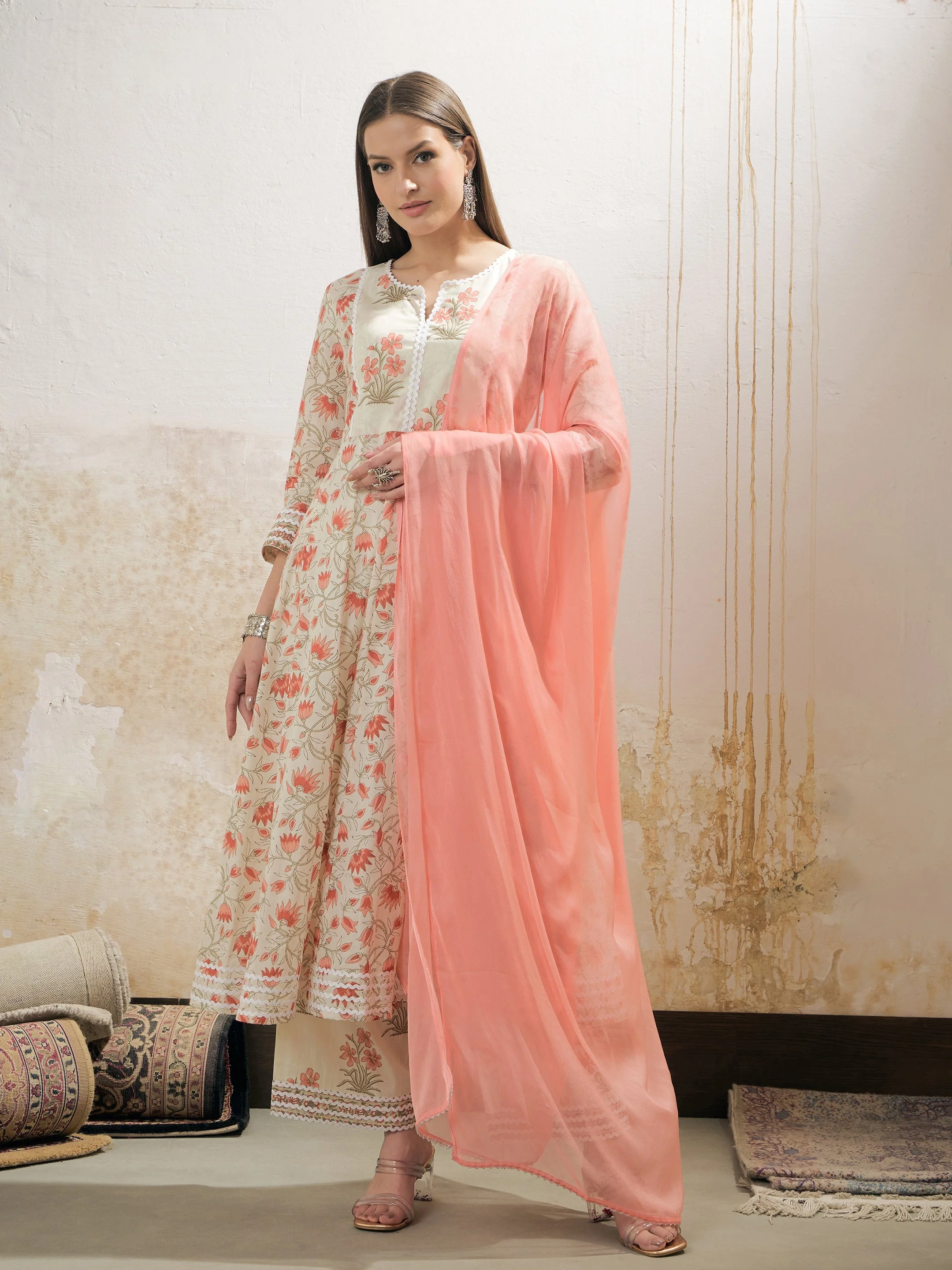 Women Off White & Red Floral Anarkali Kurta With Pencil Pants & Dupatta - Image 2
